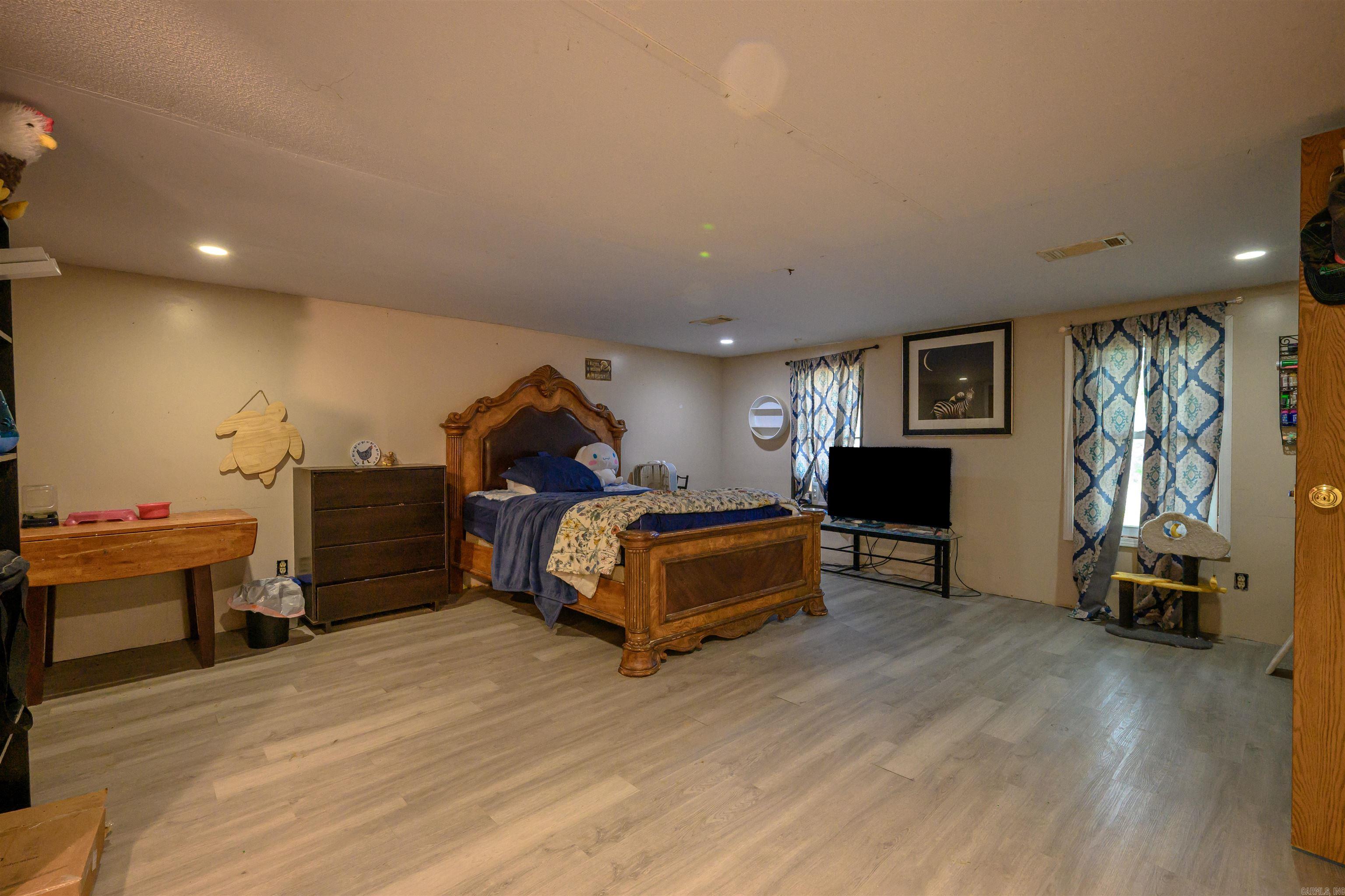 340 N Main  Mount Pleasant, AR