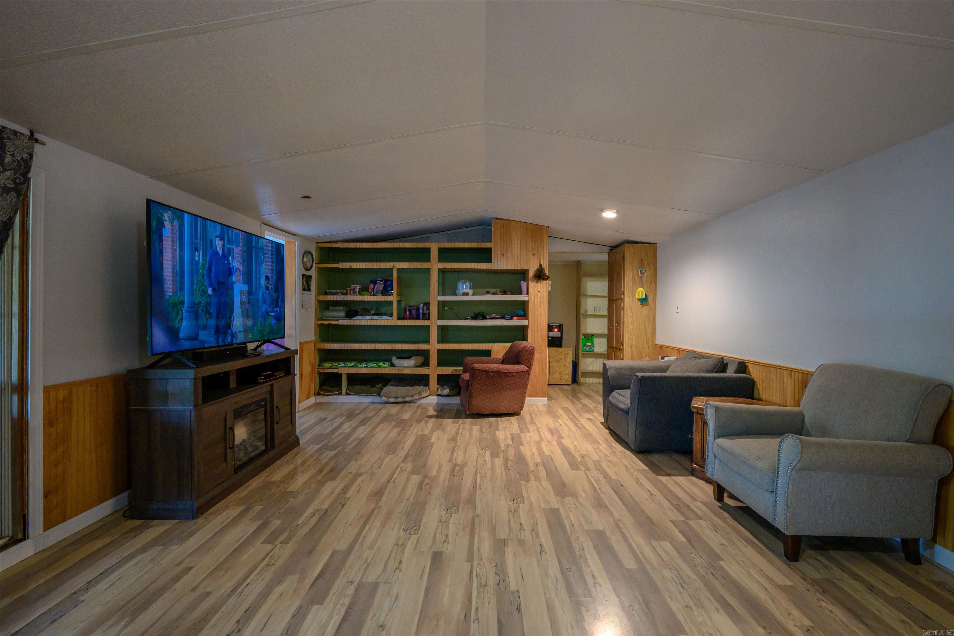 340 N Main  Mount Pleasant, AR