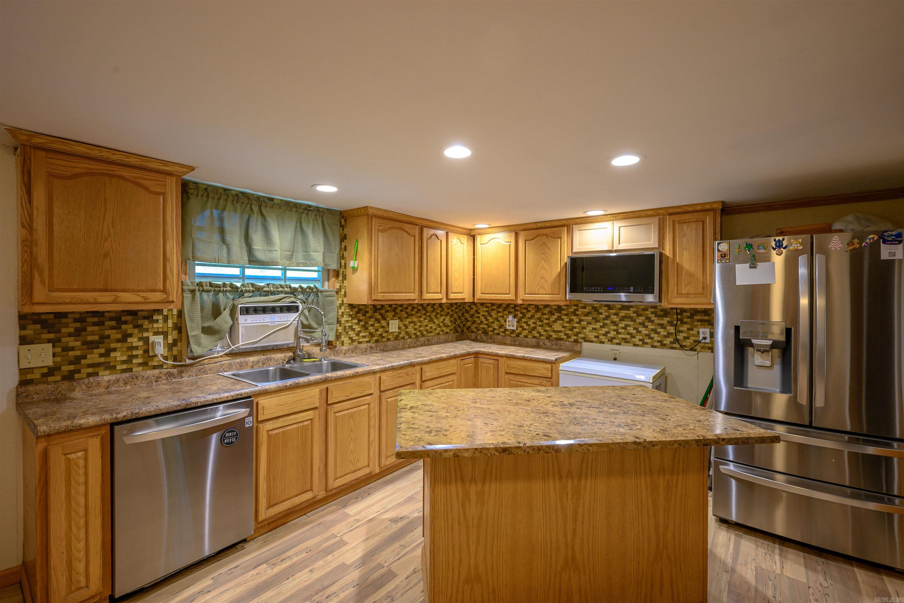 340 N Main  Mount Pleasant, AR