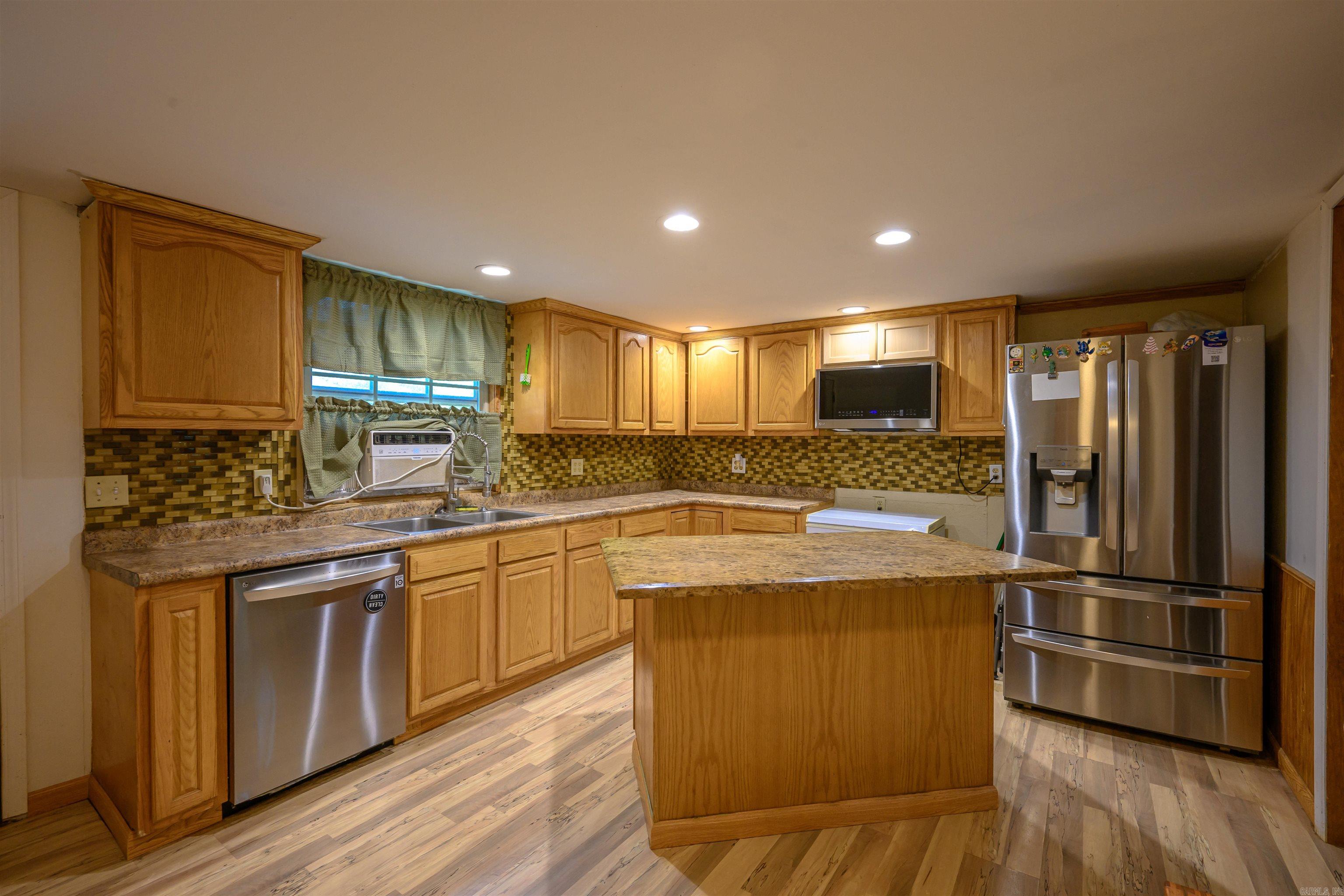 340 N Main  Mount Pleasant, AR