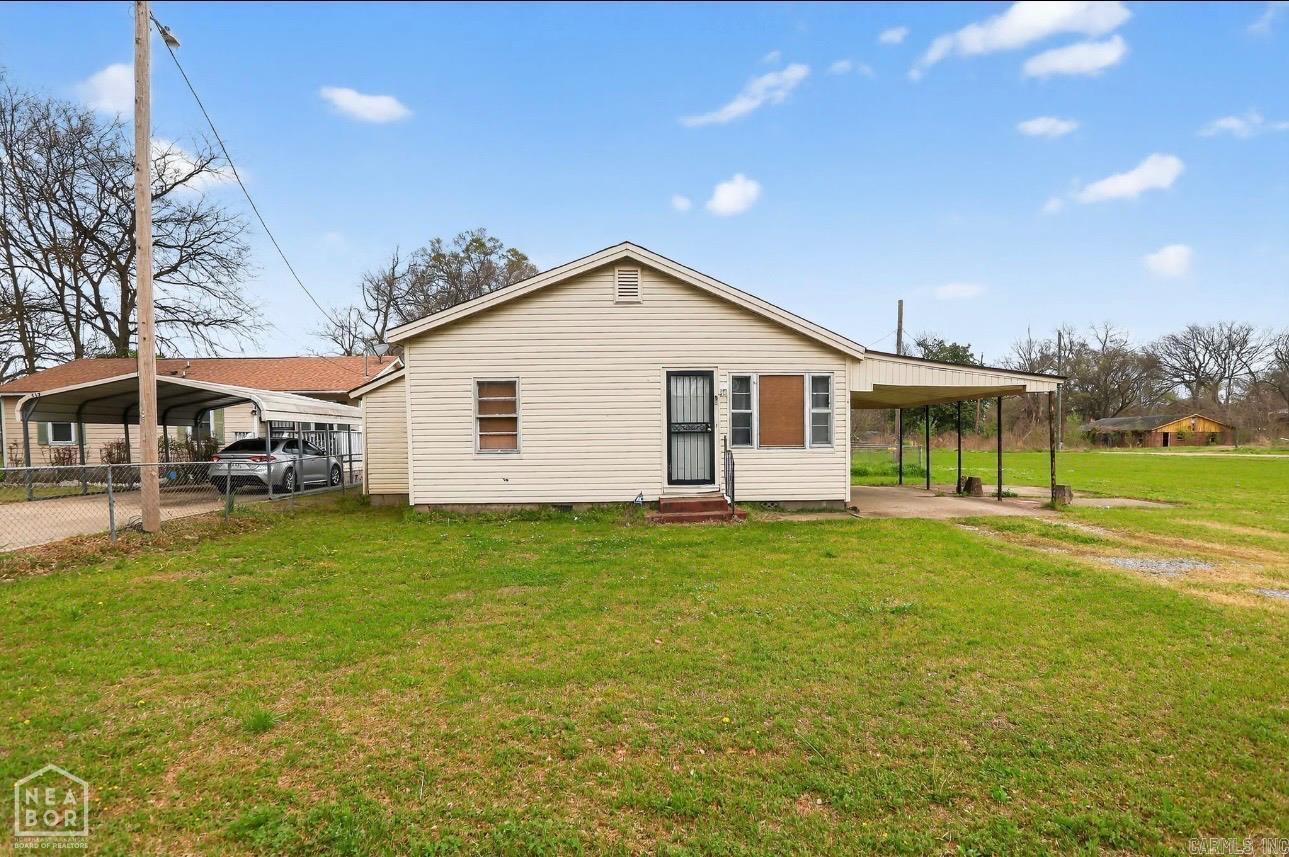 520 Russell  Helena, AR