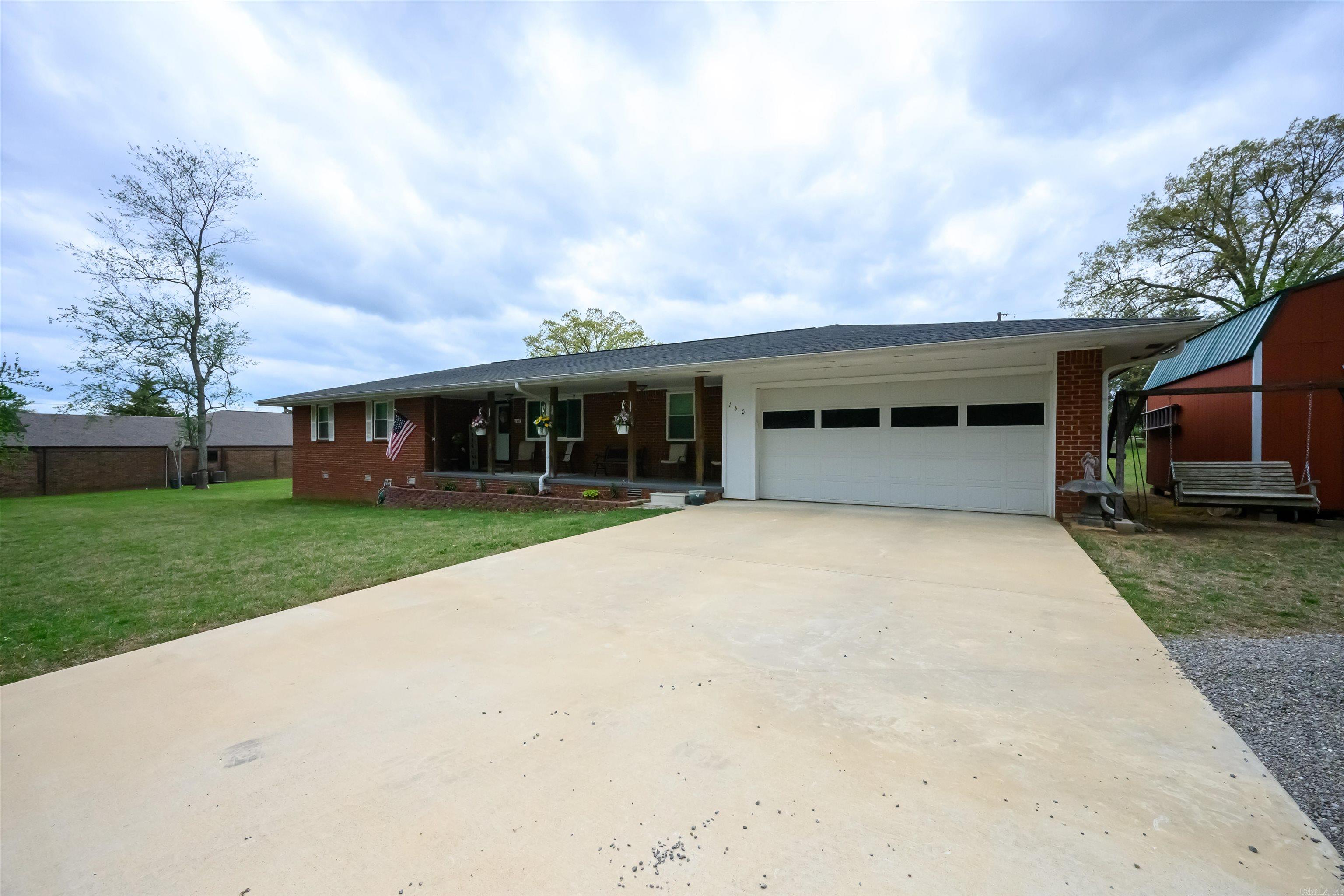 140 N Spring  Melbourne, AR