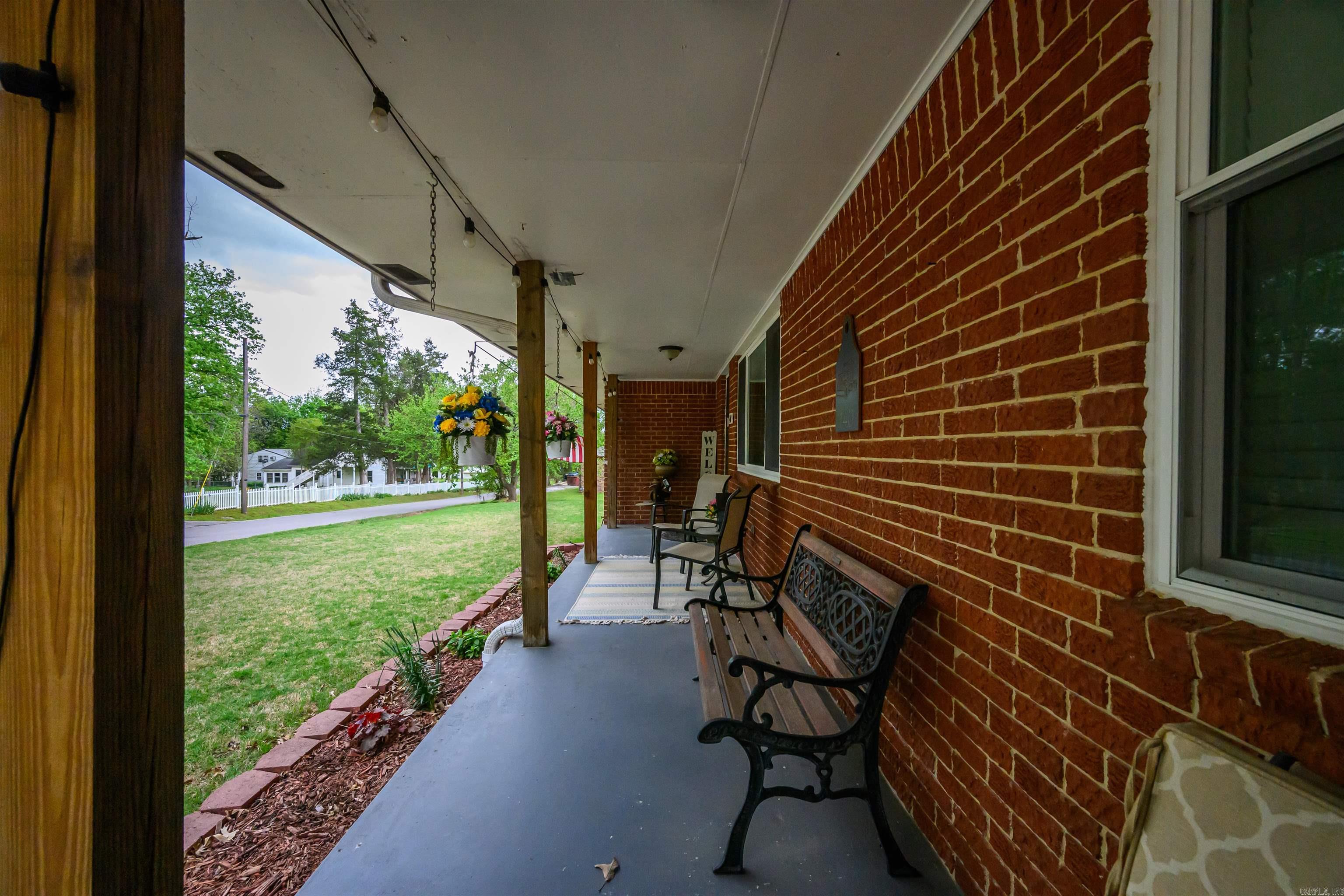 140 N Spring  Melbourne, AR