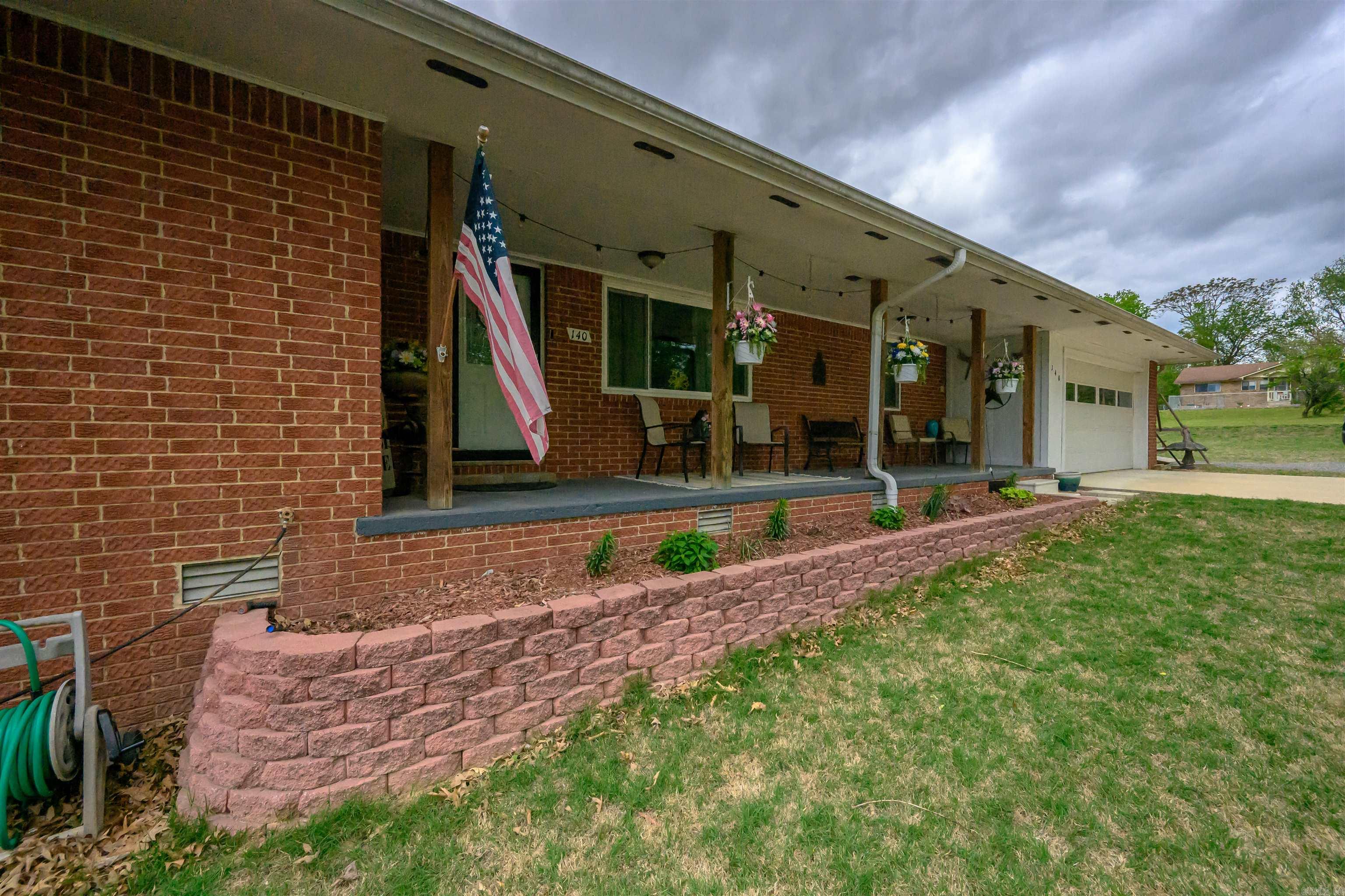 140 N Spring  Melbourne, AR