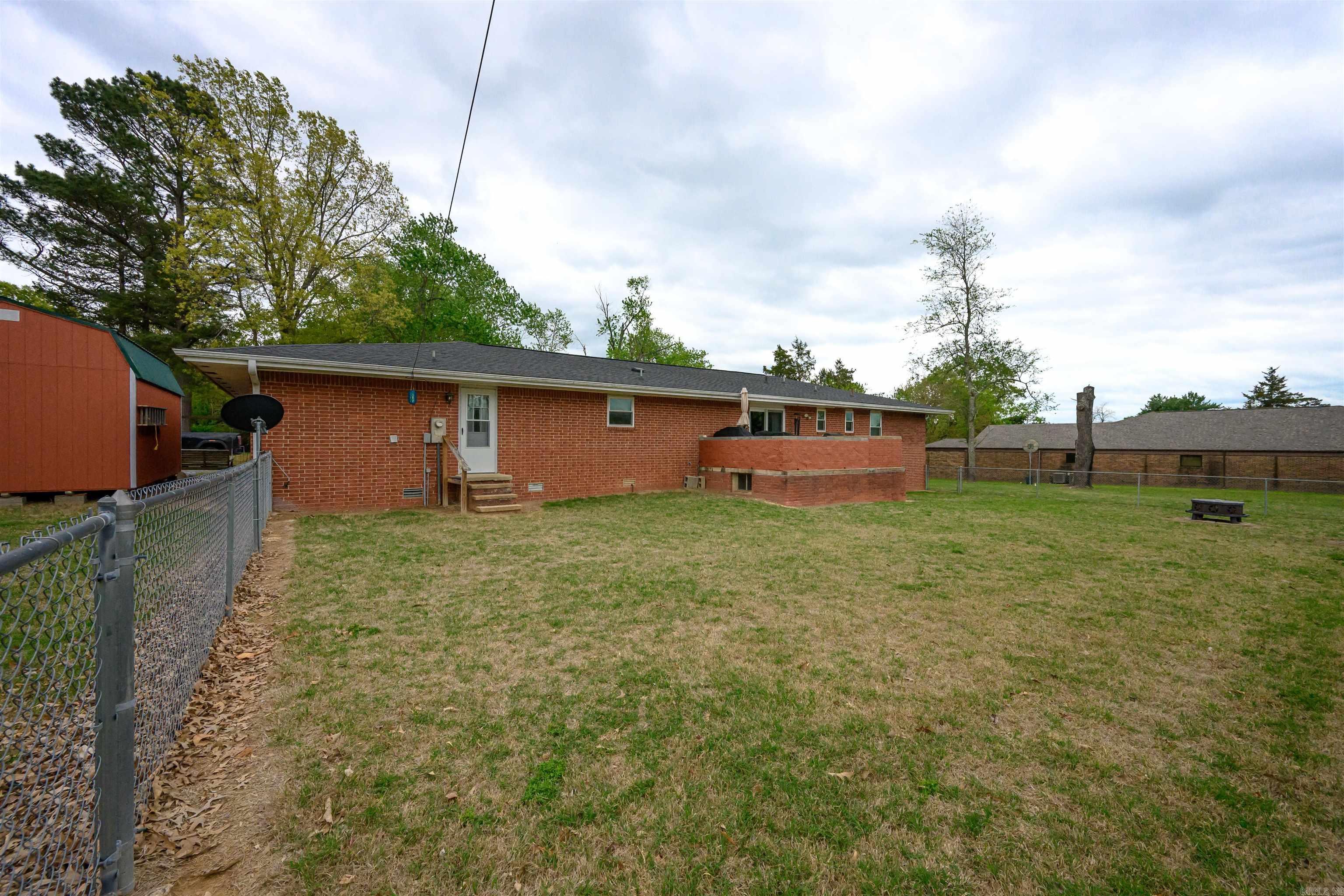 140 N Spring  Melbourne, AR