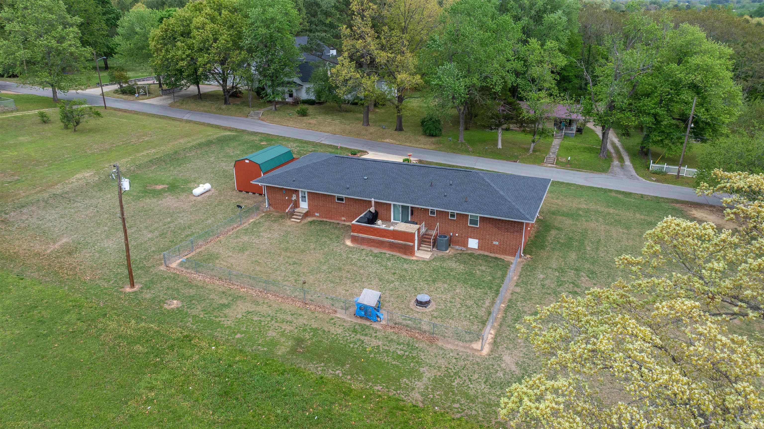 140 N Spring  Melbourne, AR