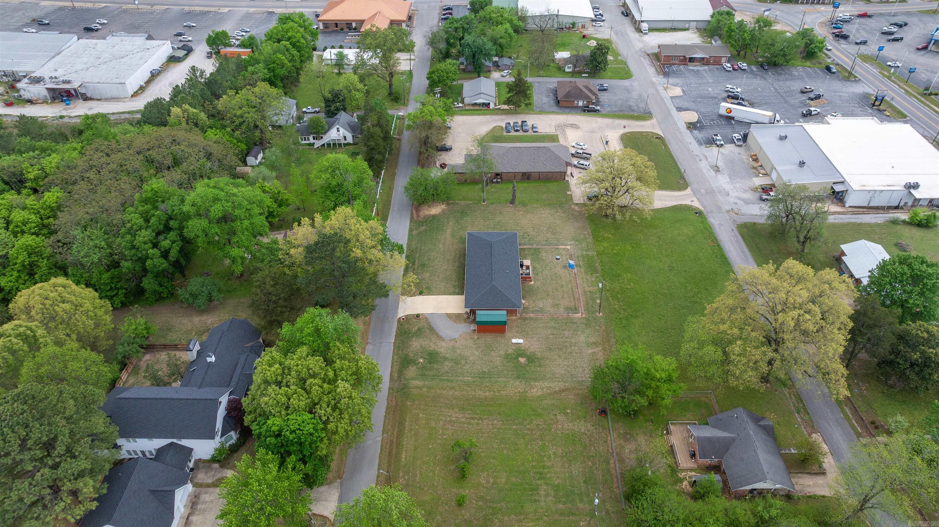 140 N Spring  Melbourne, AR