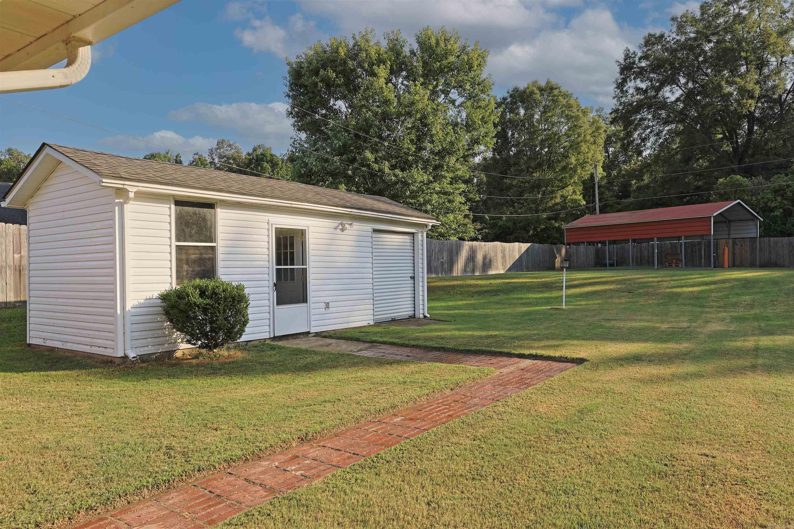 702 Honeysuckle Hills Court  Redfield, AR