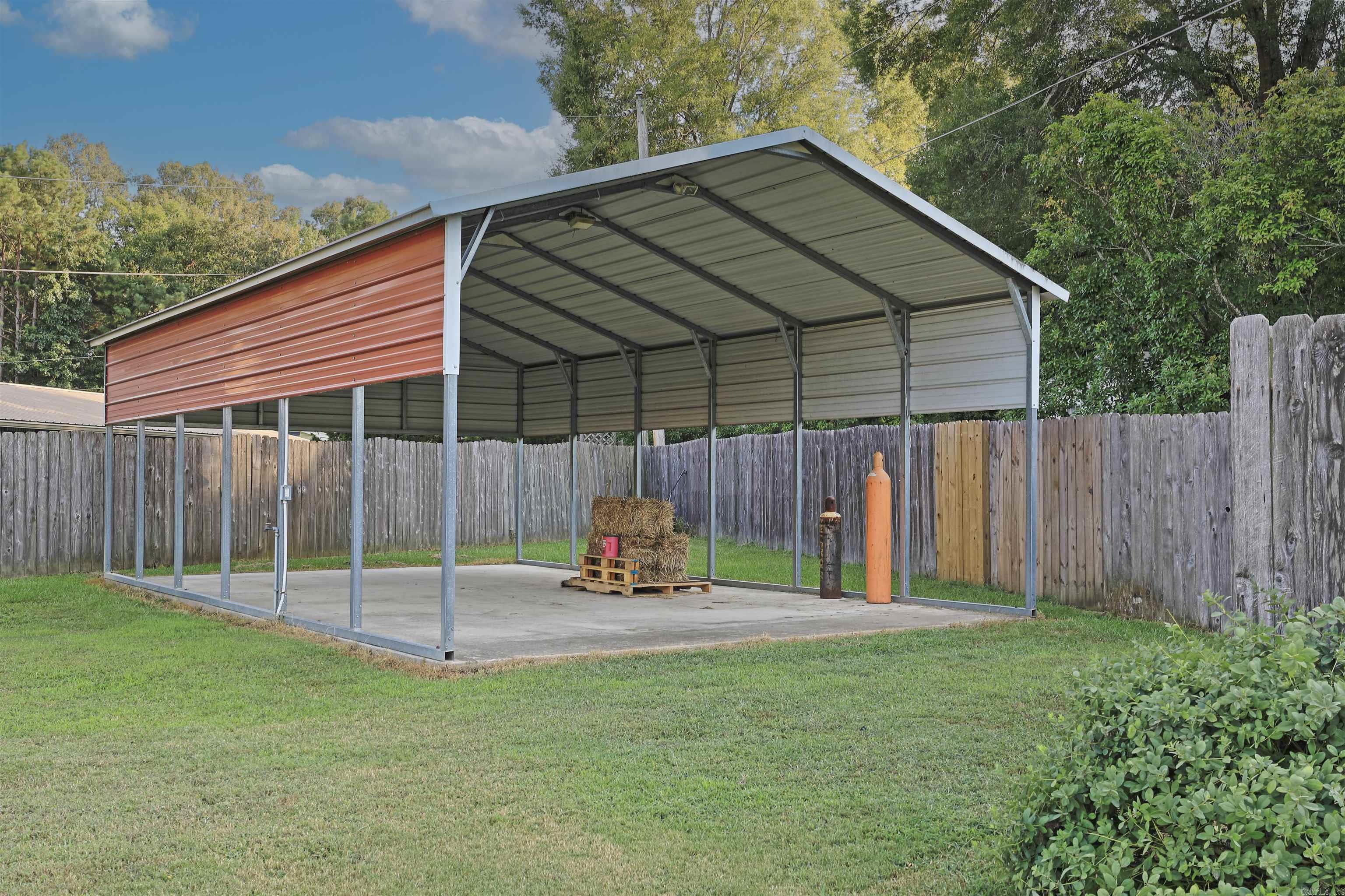 702 Honeysuckle Hills Court  Redfield, AR