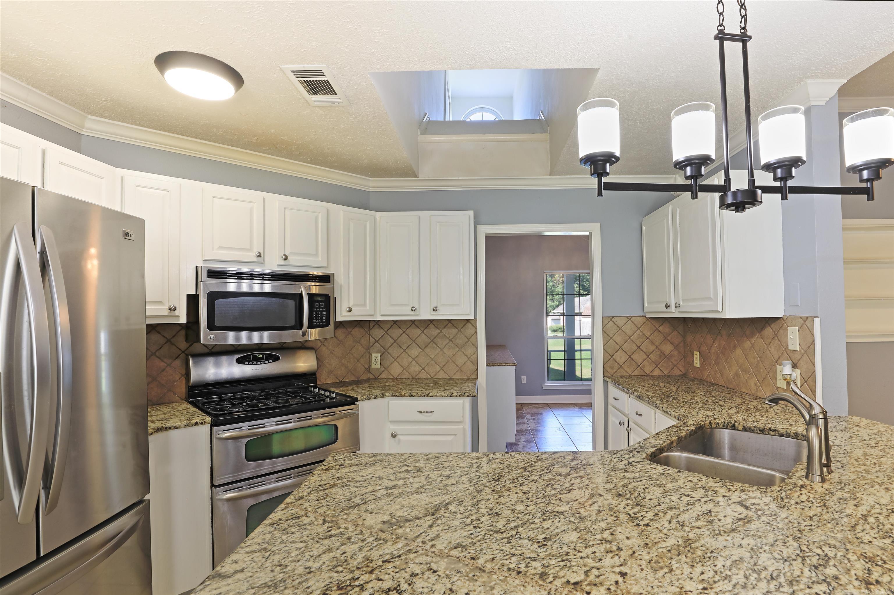 702 Honeysuckle Hills Court  Redfield, AR