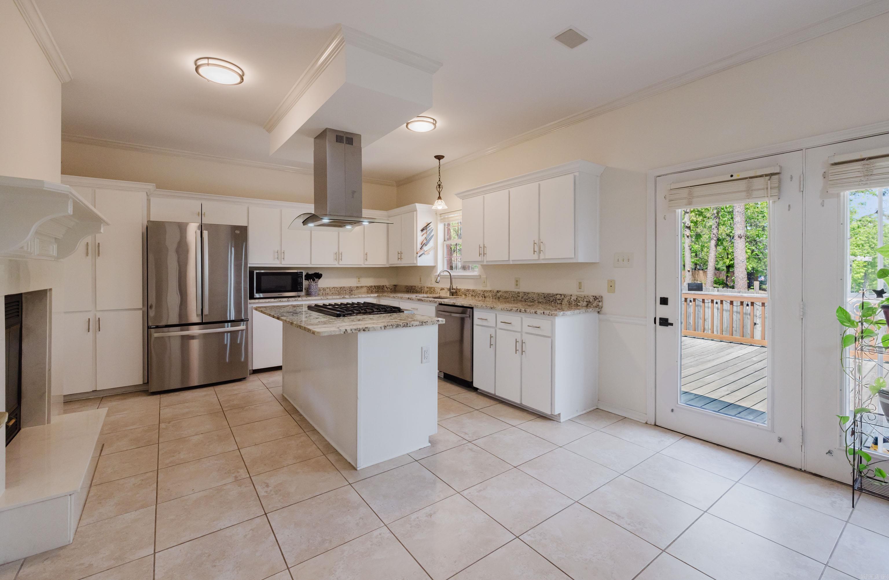 1825 Rainwood Cove Dr  Little Rock, AR