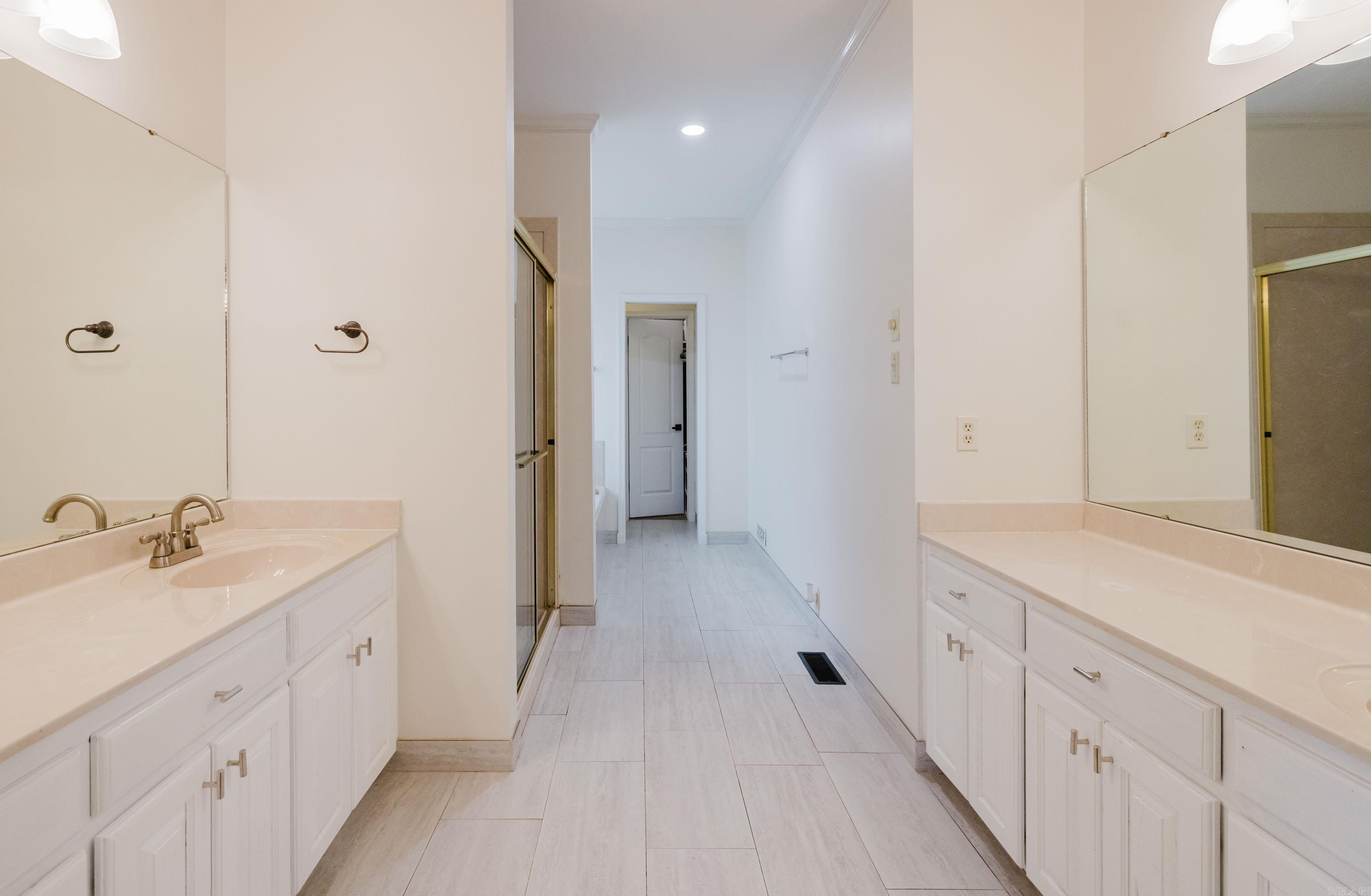 1825 Rainwood Cove Dr  Little Rock, AR