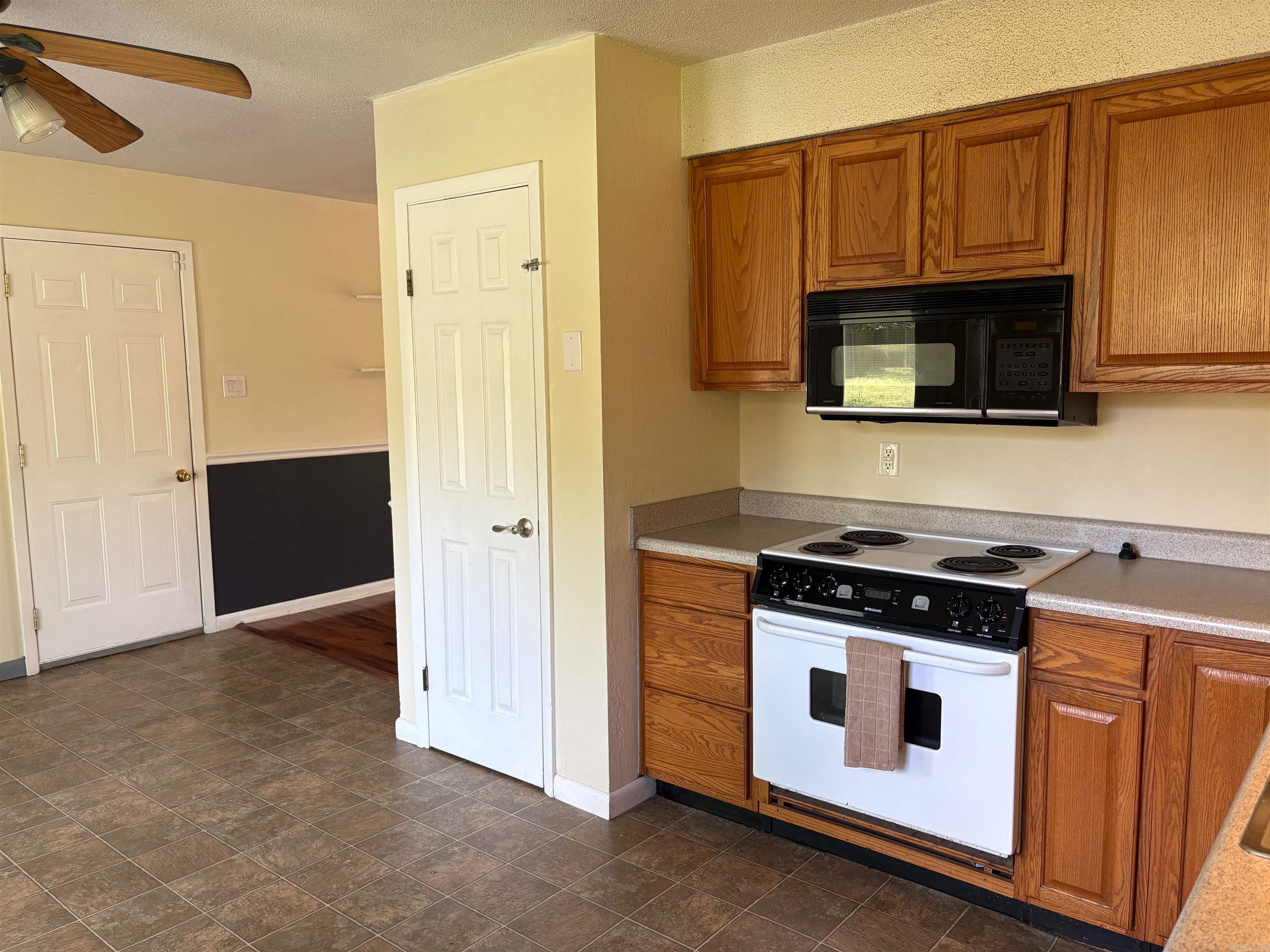 2304 Broadview  Conway, AR