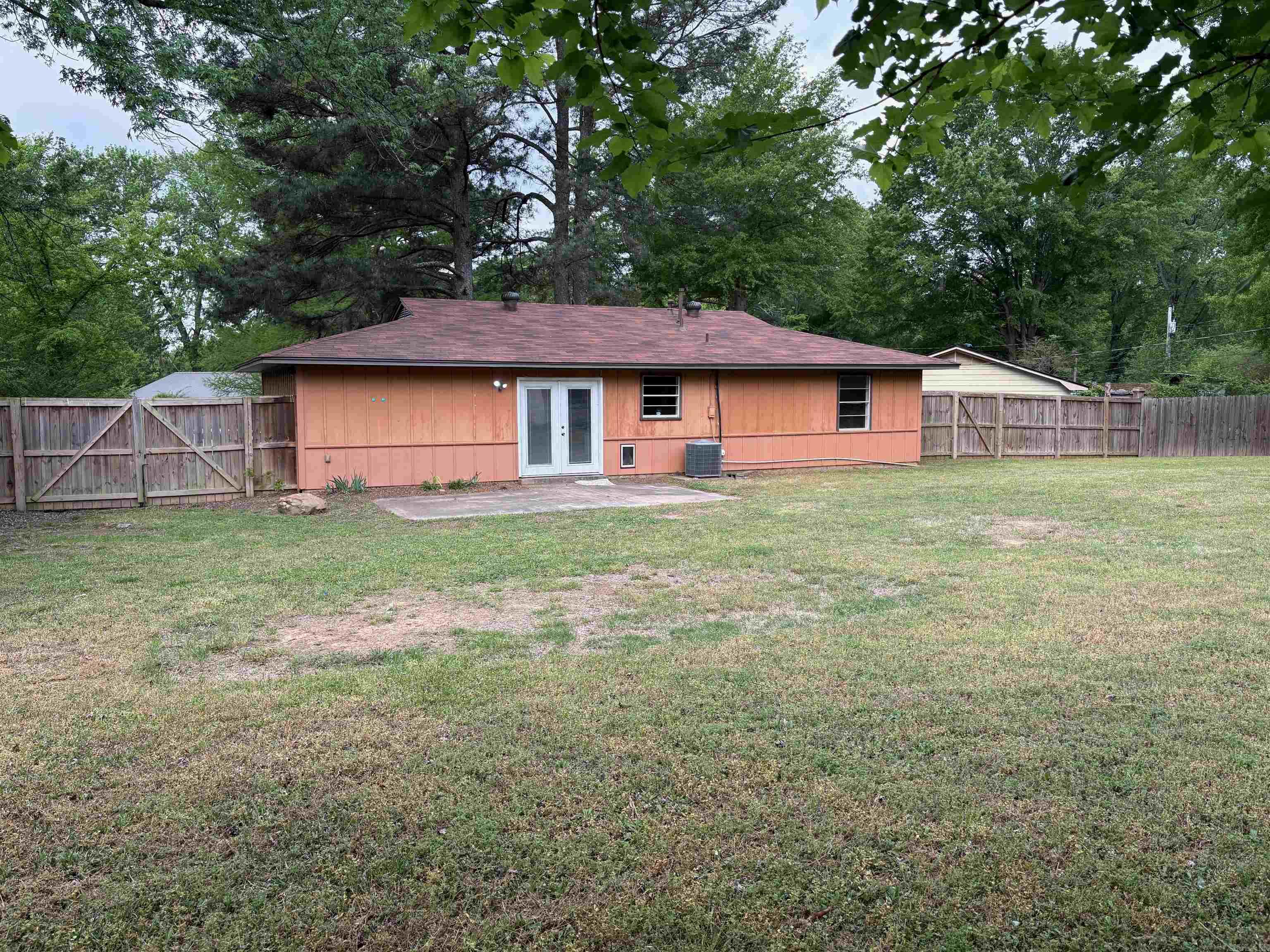 2304 Broadview  Conway, AR