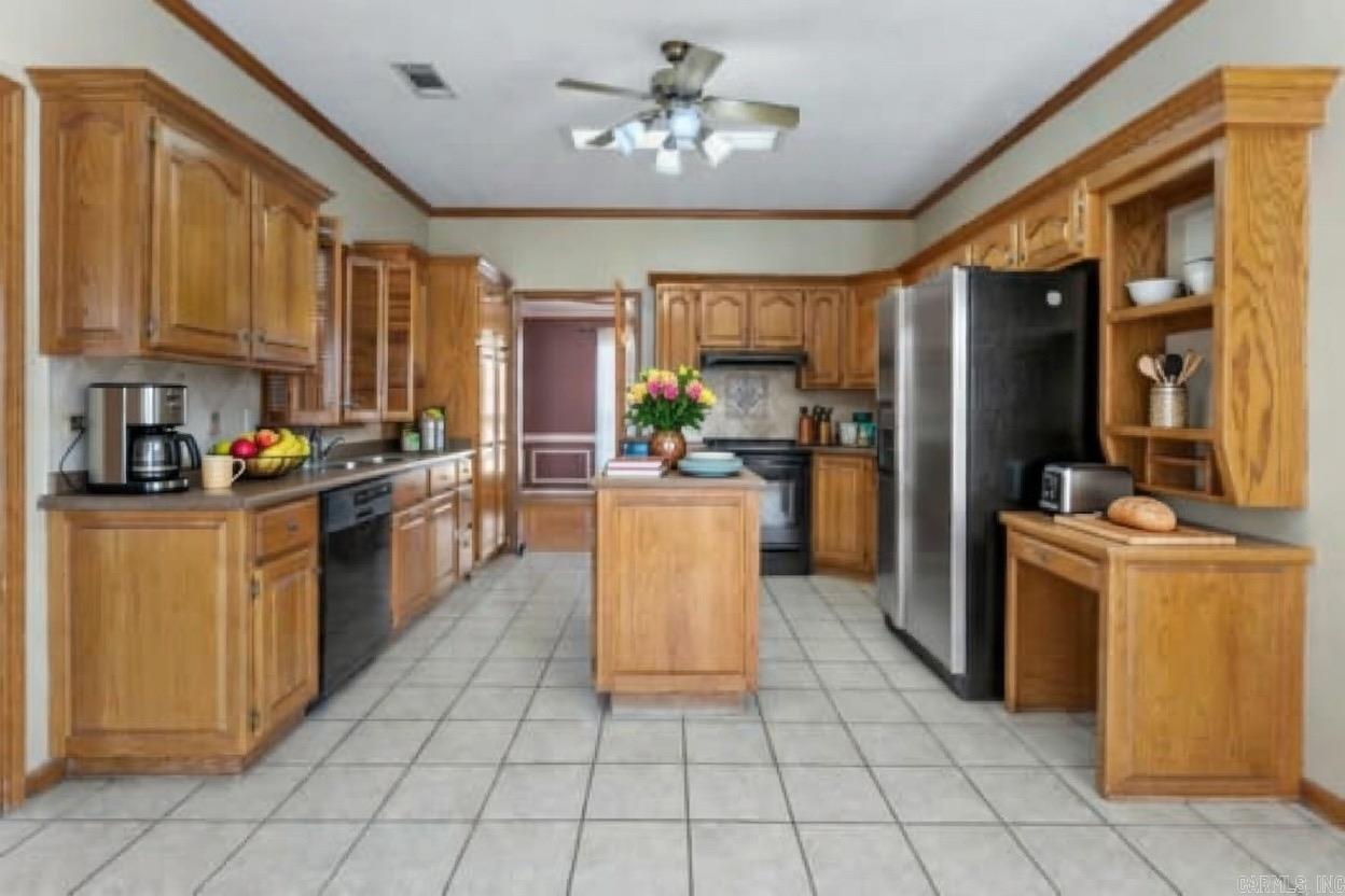 8 Edgewater  Maumelle, AR