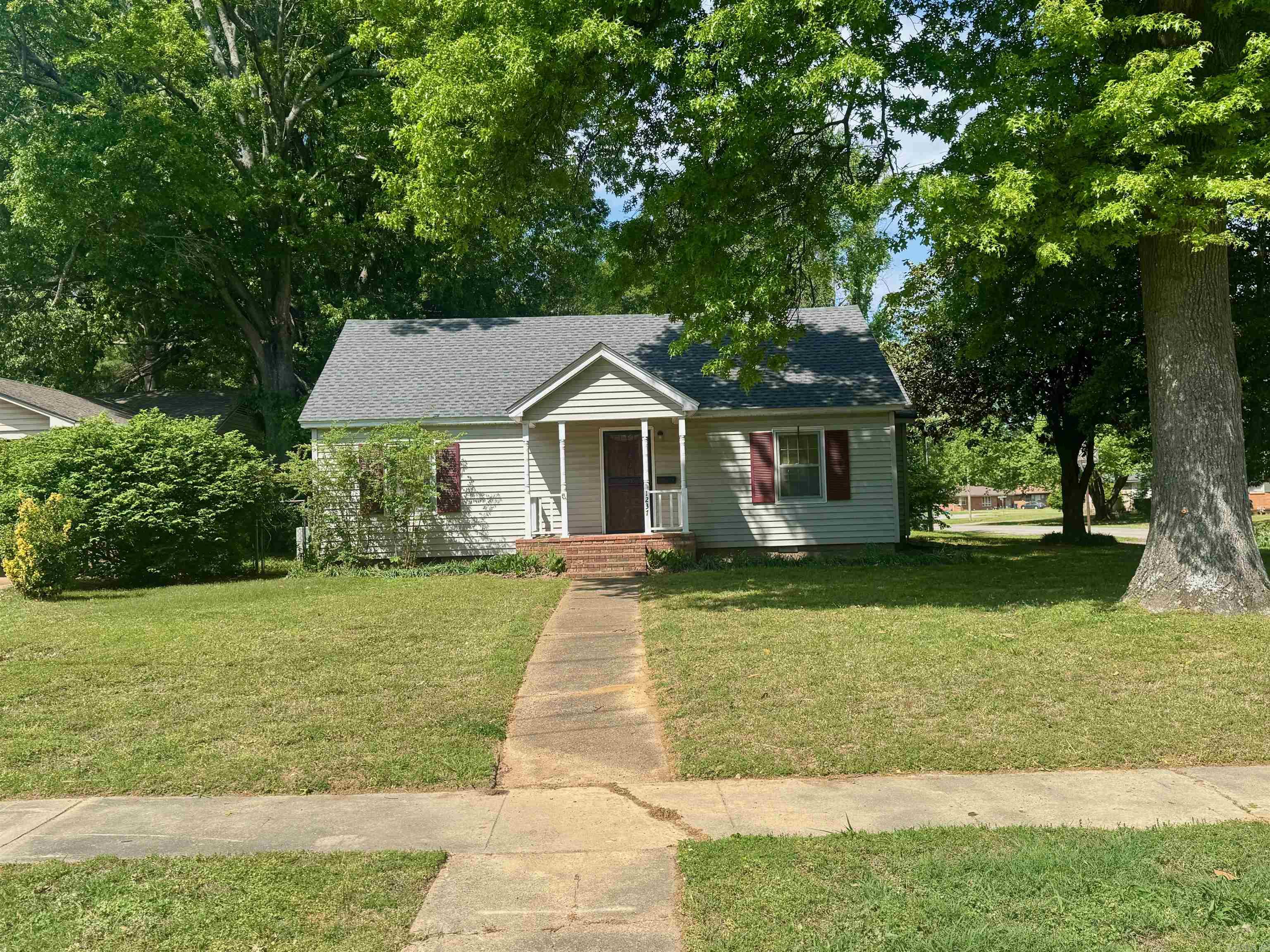 1237 Vine  Jonesboro, AR