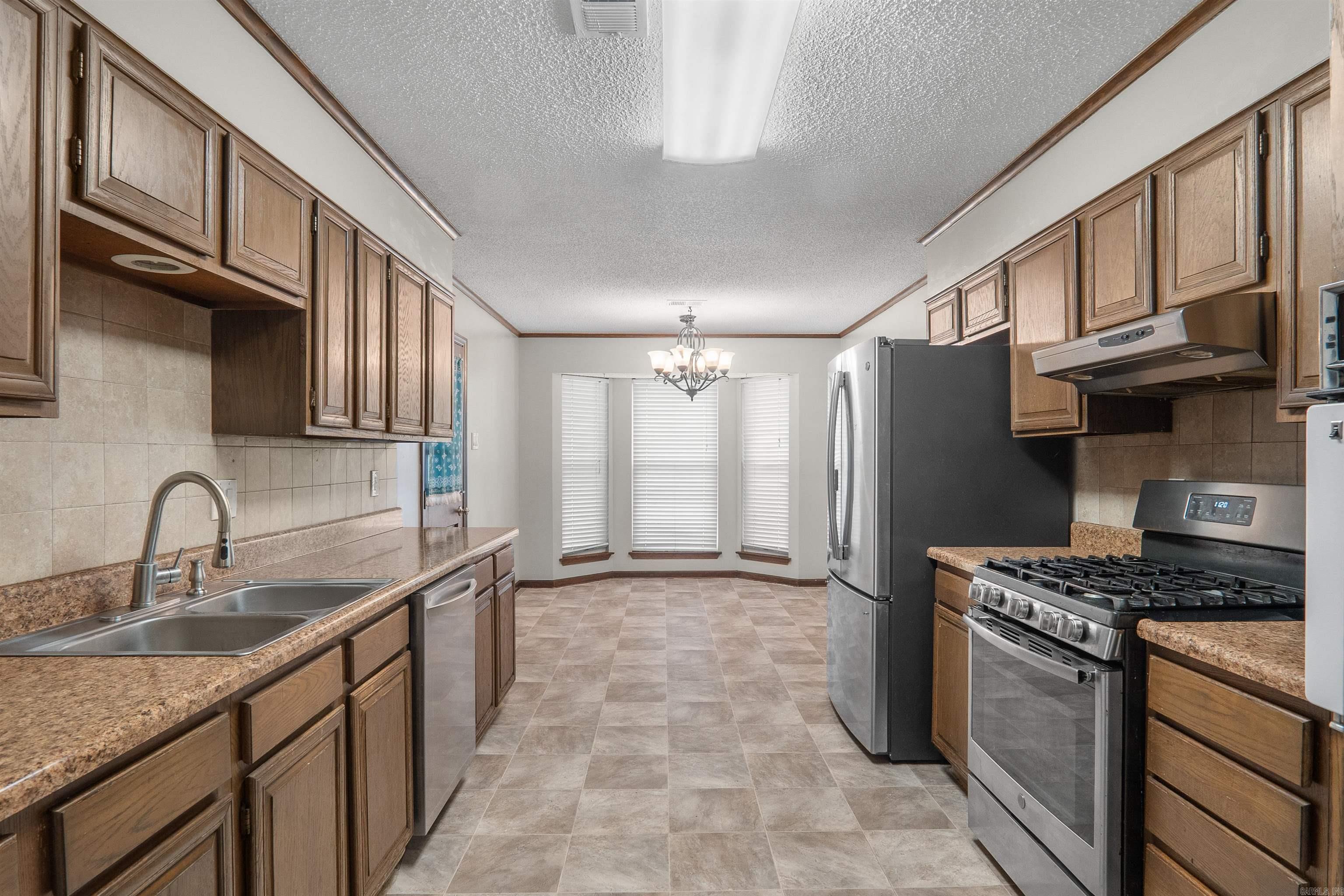 1106 Silver Creek  Sherwood, AR