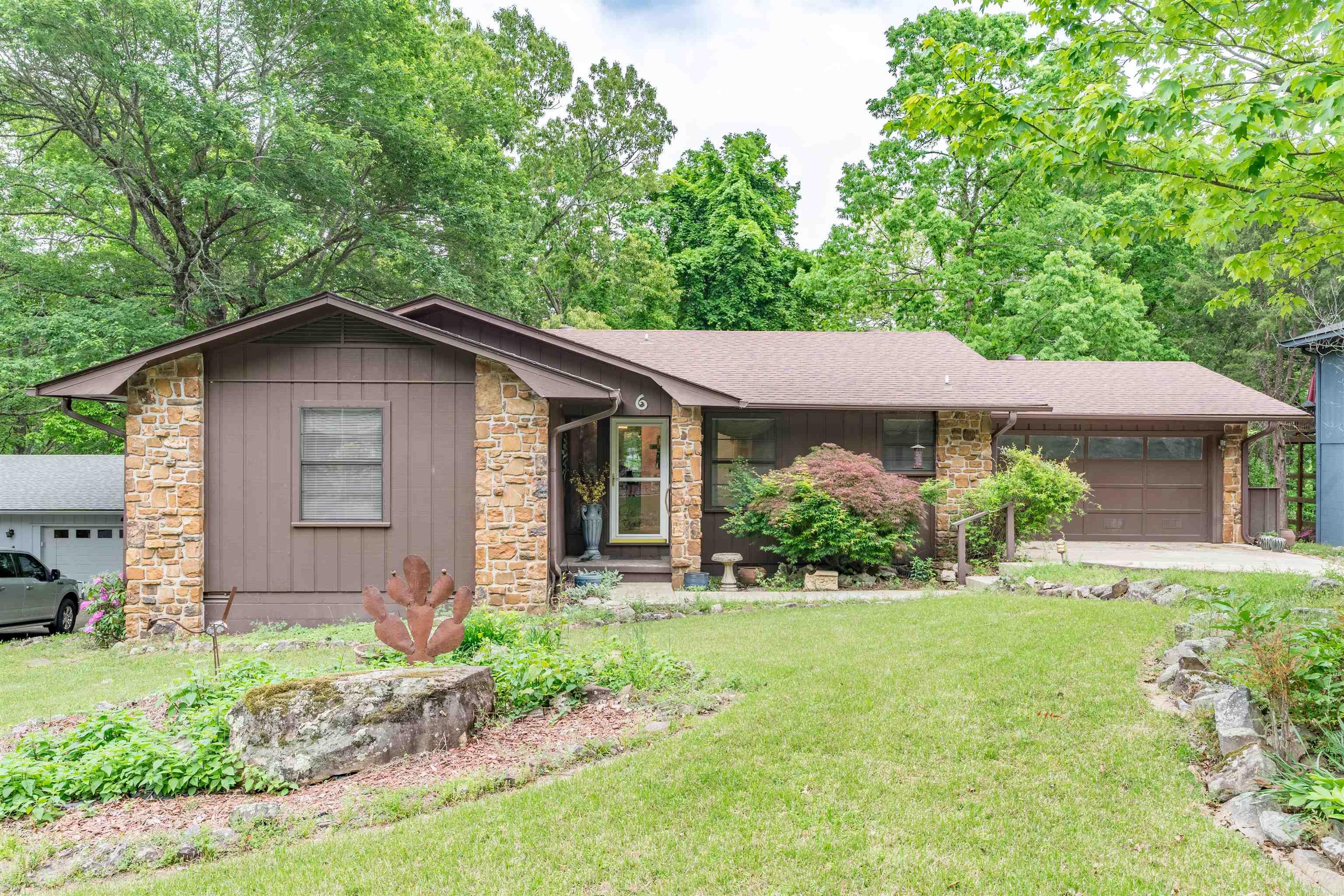 6 Badalona  Hot Springs Village, AR