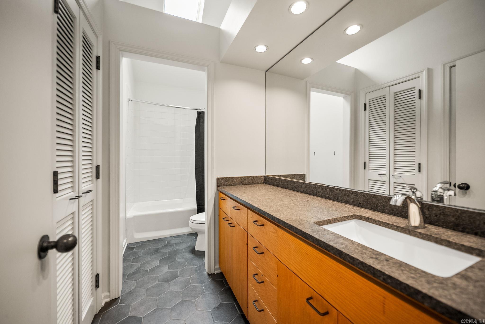 23 Saint Thomas Court  Little Rock, AR