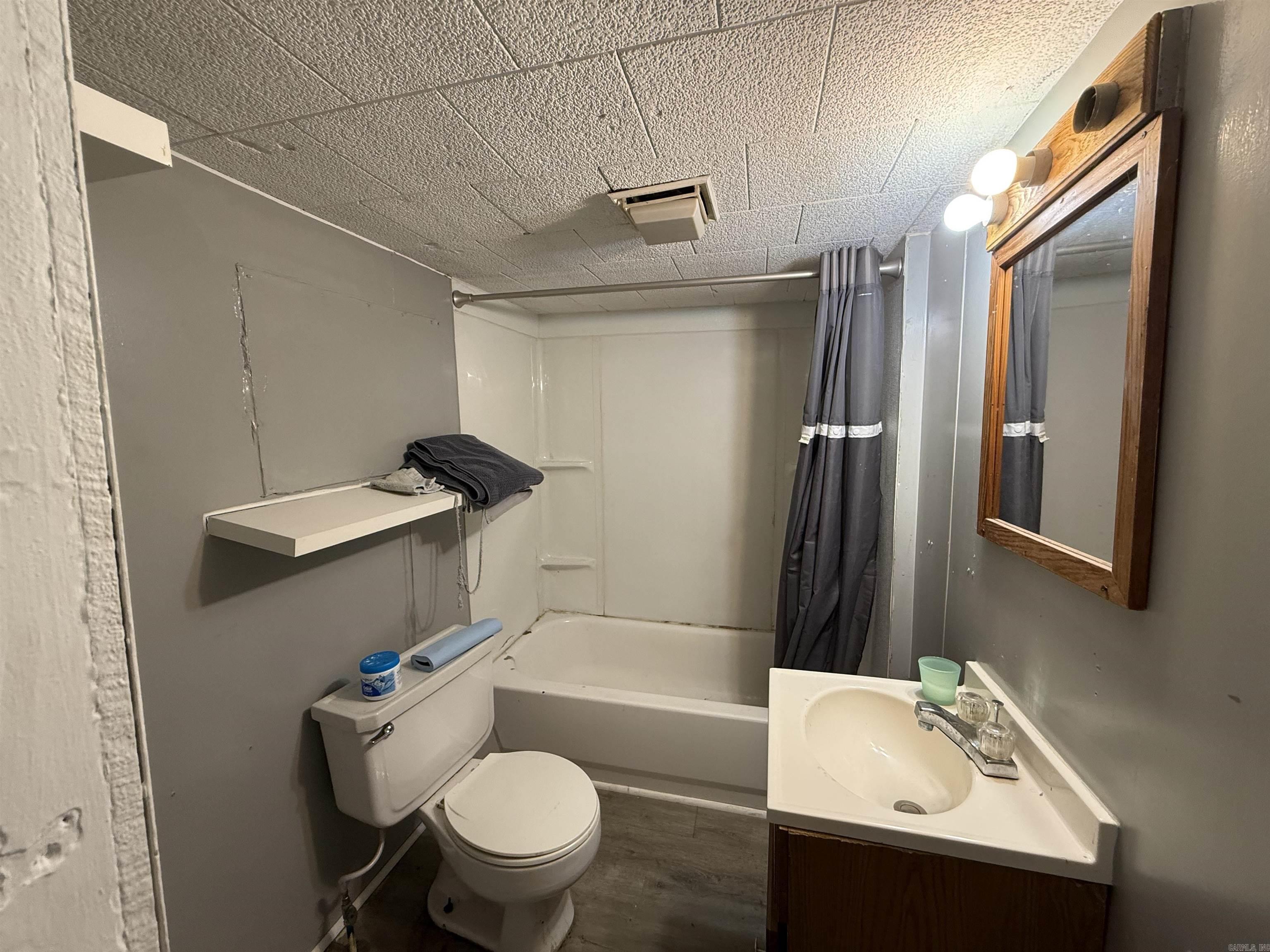 585 N Royal  Piggott, AR