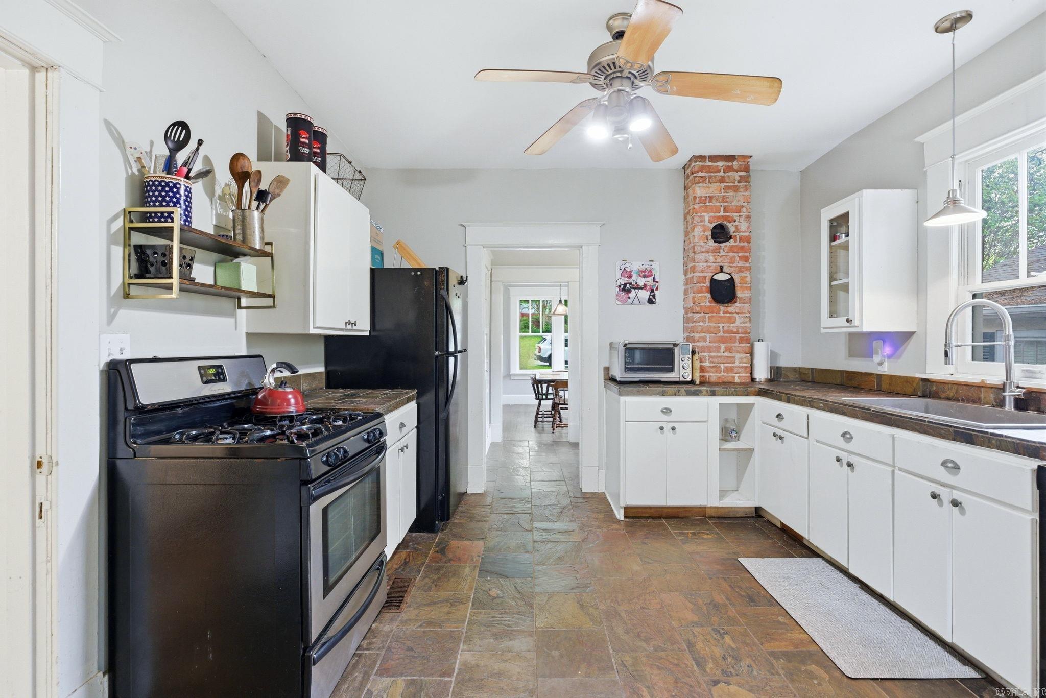 5017 Woodlawn  Little Rock, AR