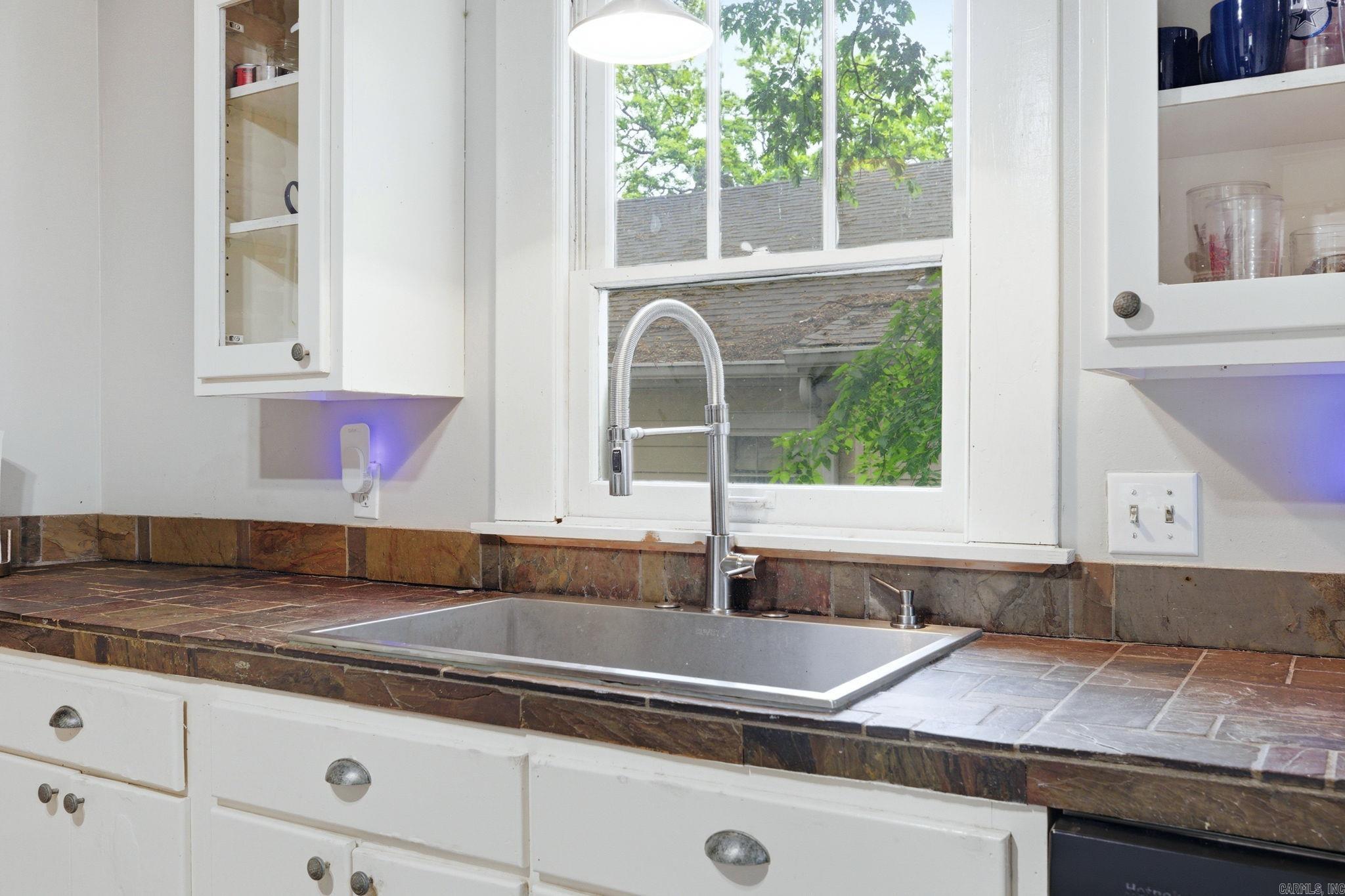 5017 Woodlawn  Little Rock, AR