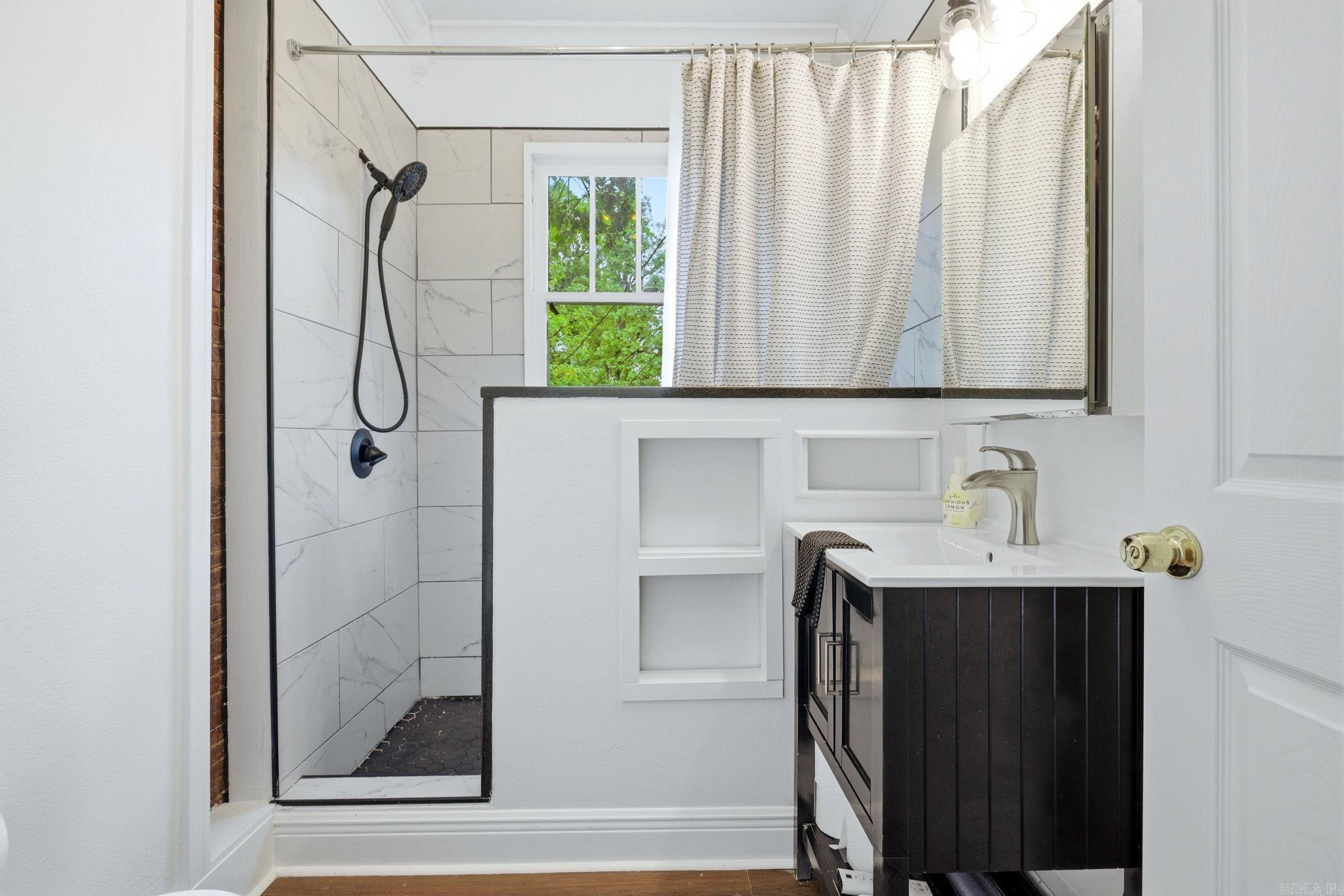 5017 Woodlawn  Little Rock, AR