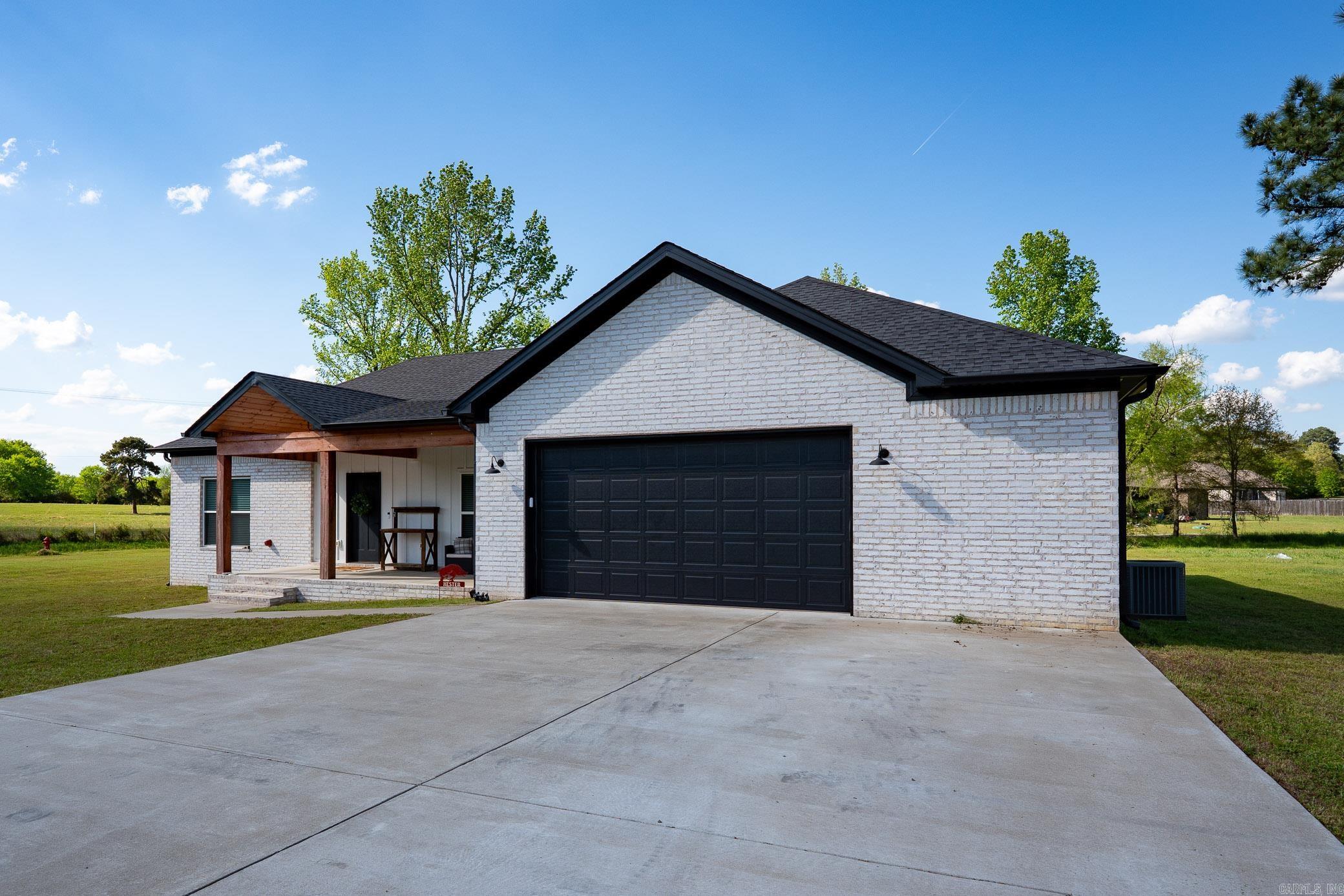 422 HWY 225 W  Greenbrier, AR