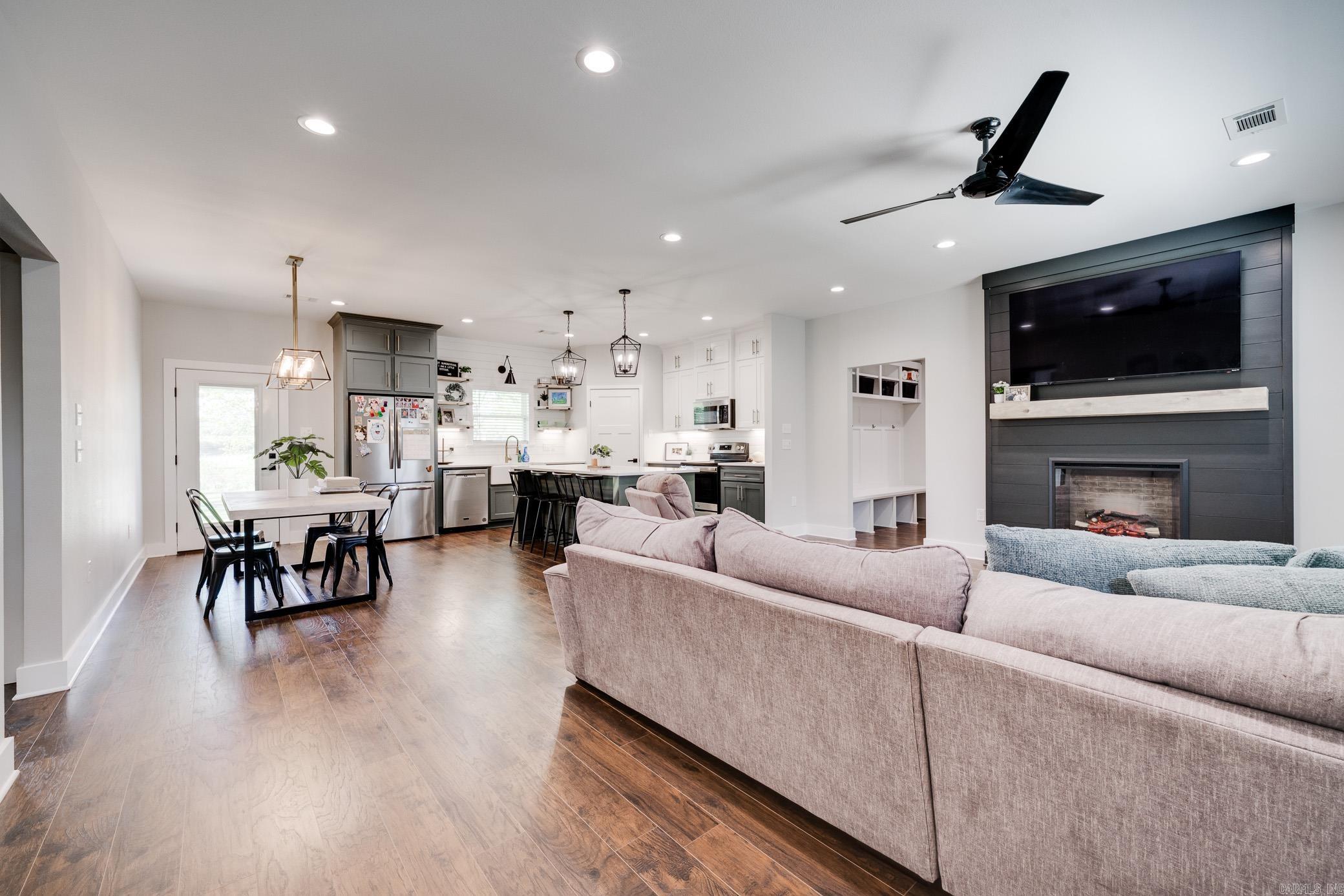 422 HWY 225 W  Greenbrier, AR