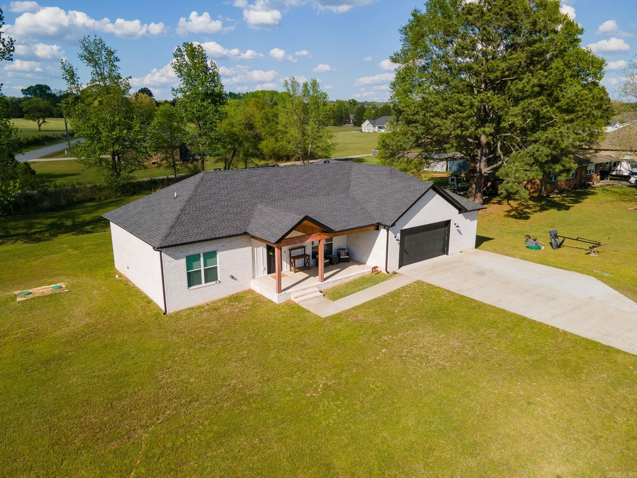 422 HWY 225 W  Greenbrier, AR