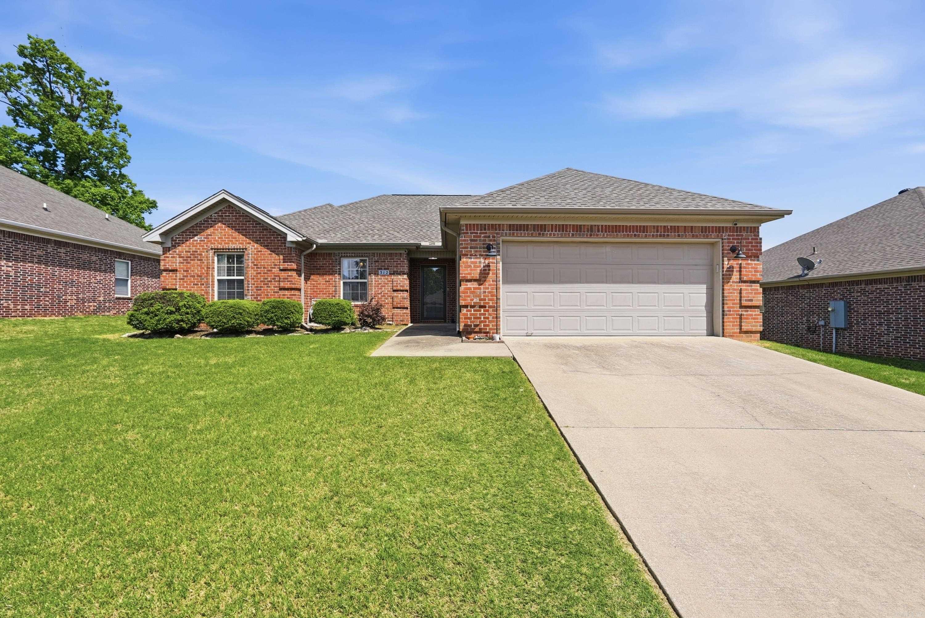 312 Sandlewood Drive