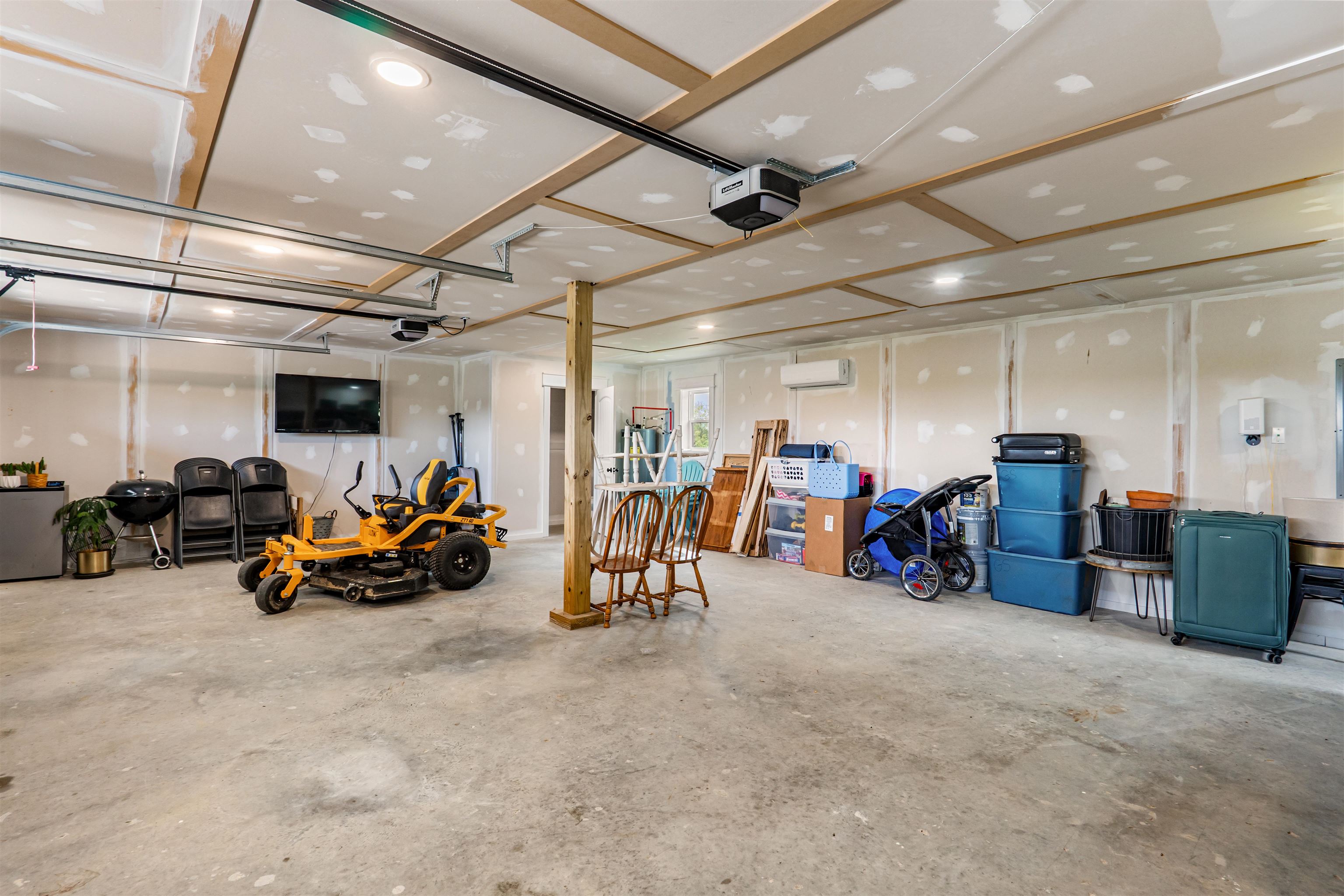 1881 E AR 56 Hwy  Violet Hill, AR