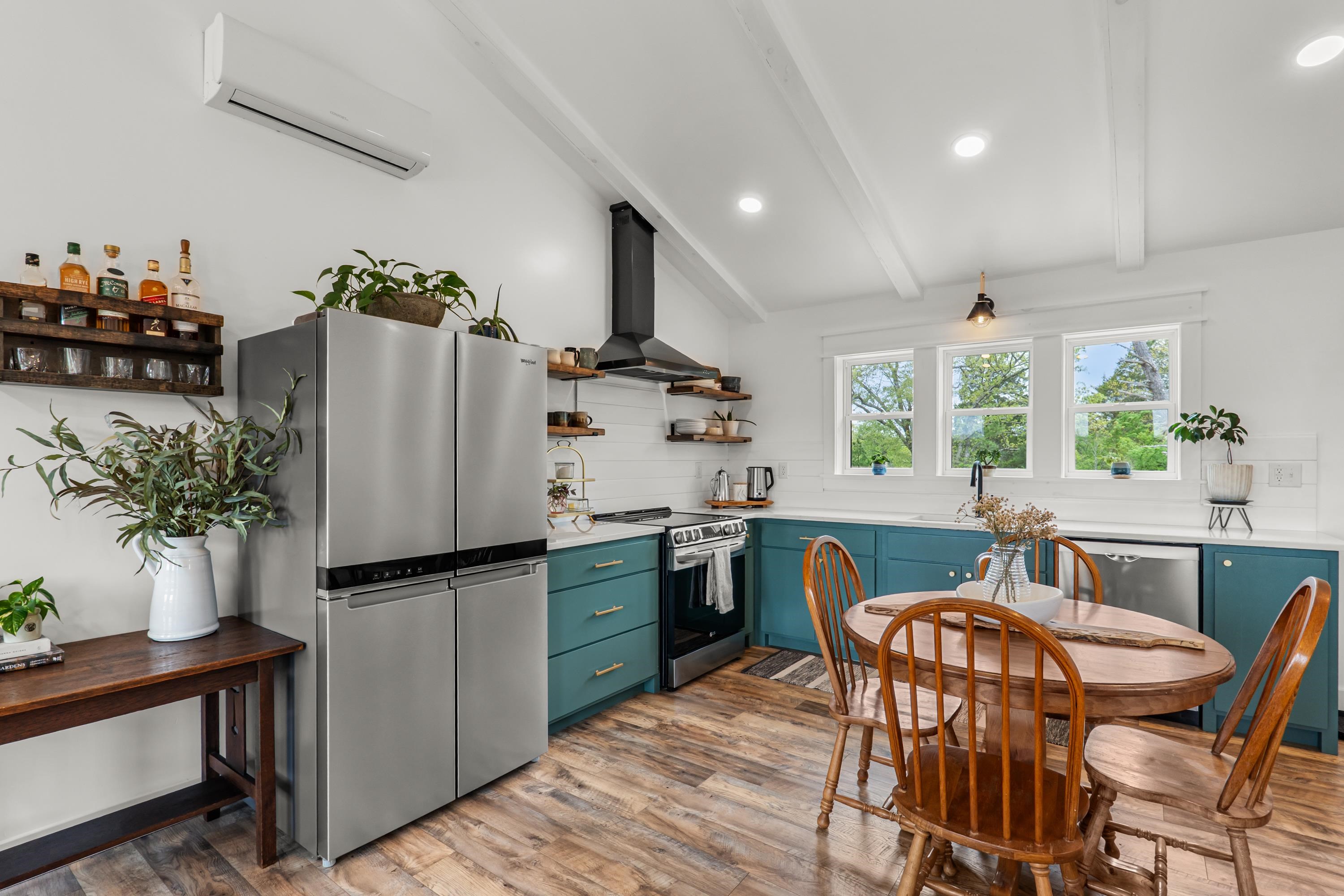 1881 E AR 56 Hwy  Violet Hill, AR