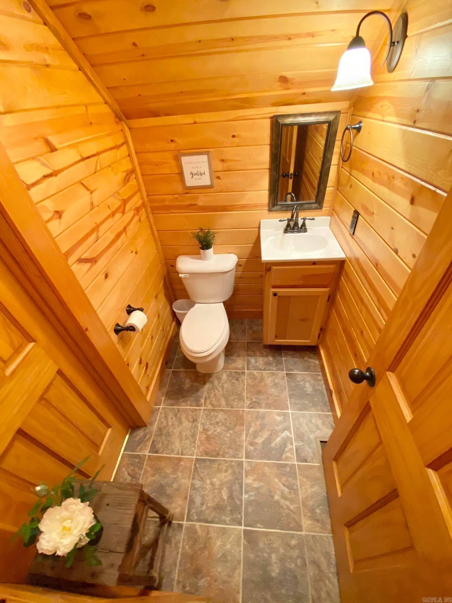 355 RIVERBEND  Clinton, AR