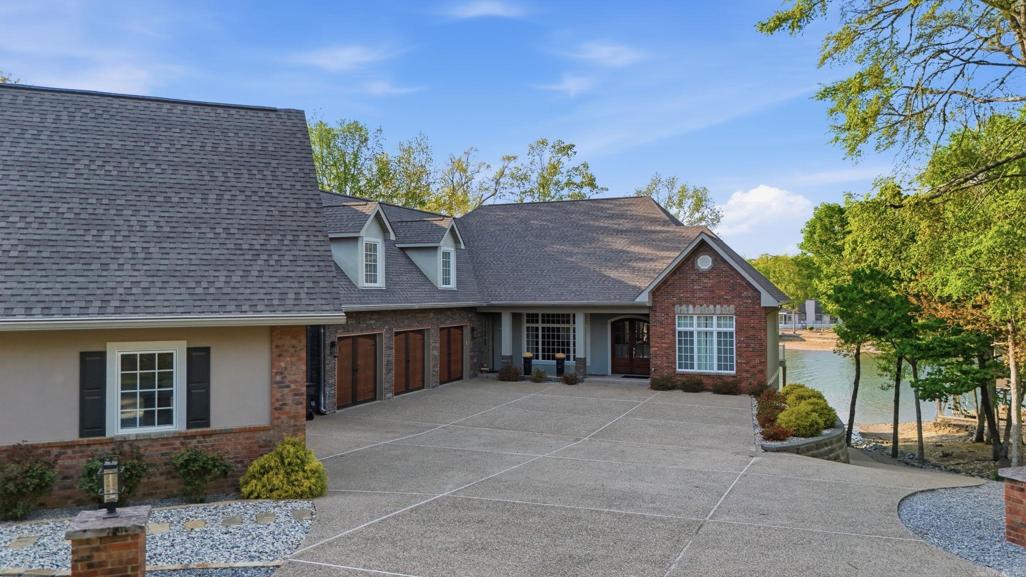 1 Levantino  Hot Springs Village, AR