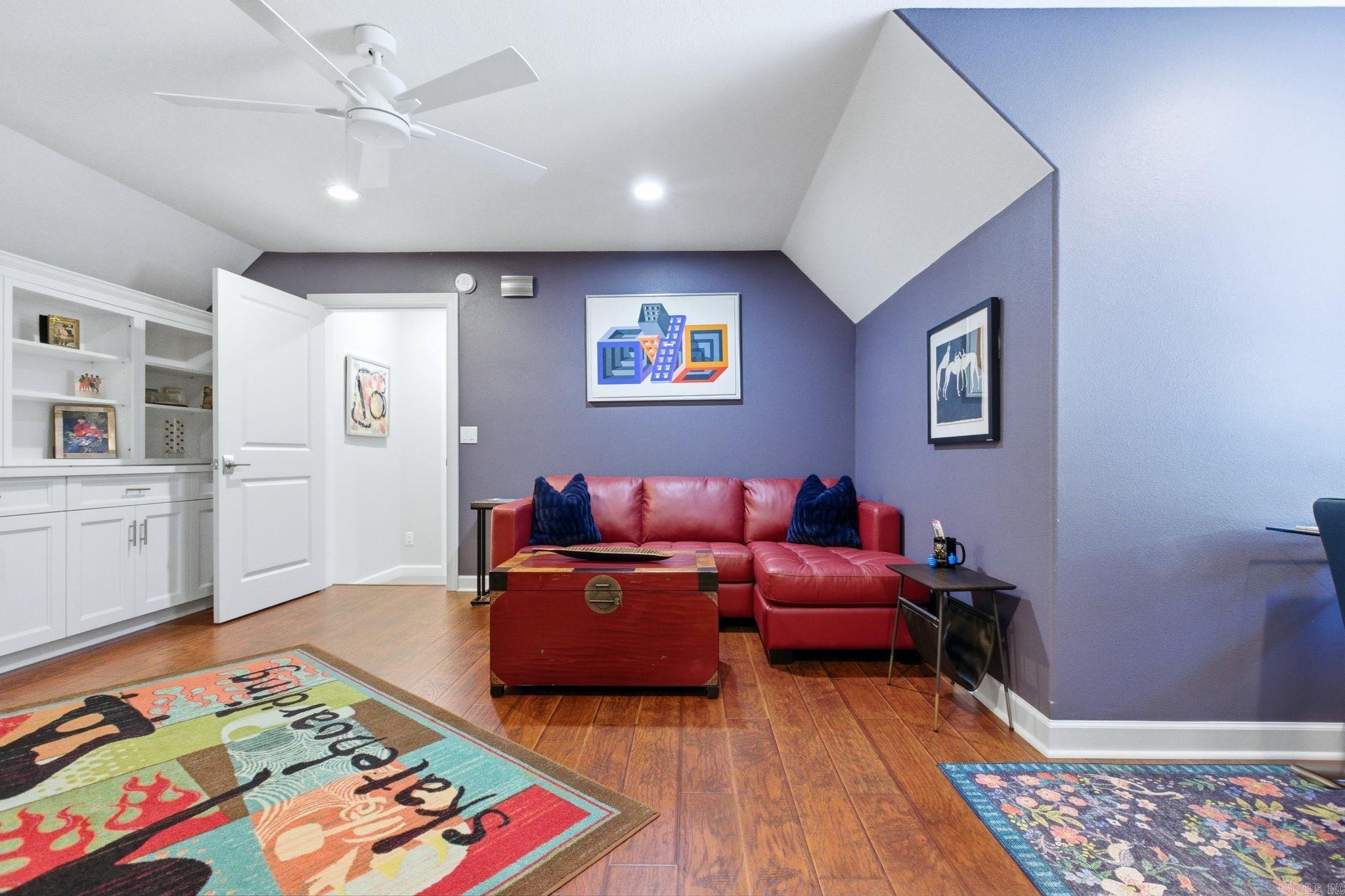 1 Levantino  Hot Springs Village, AR