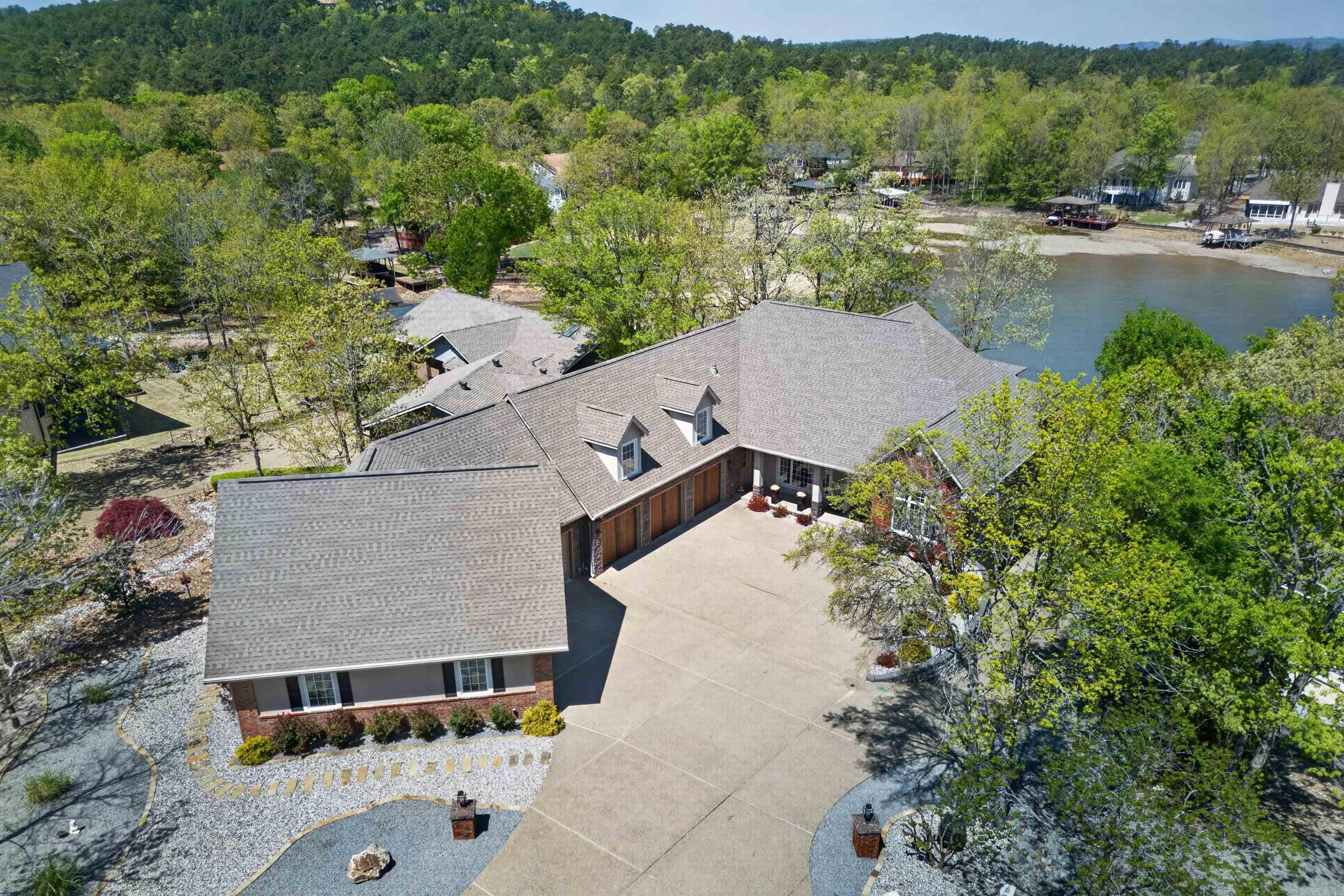 1 Levantino  Hot Springs Village, AR