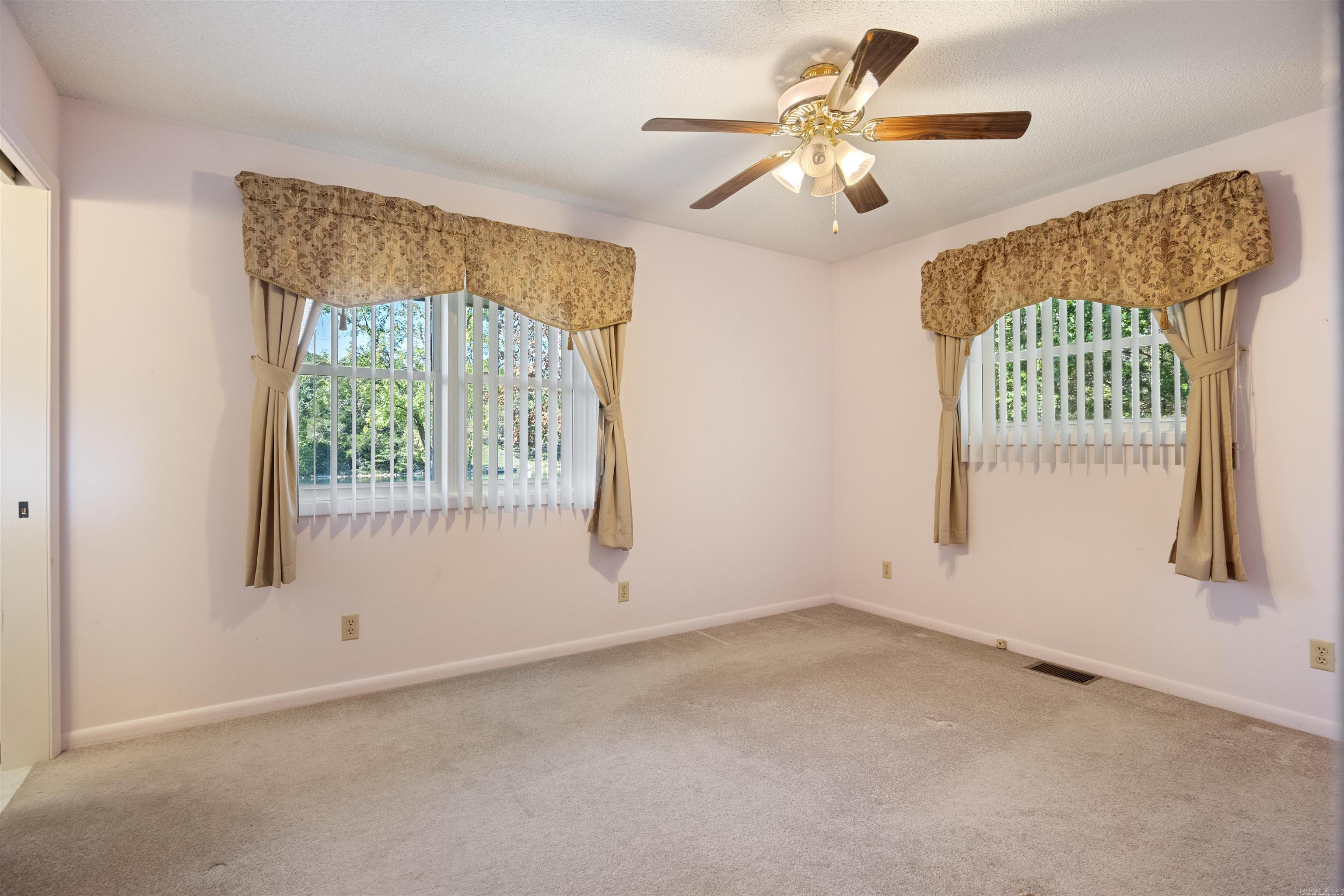 11 Awi  Cherokee Village, AR