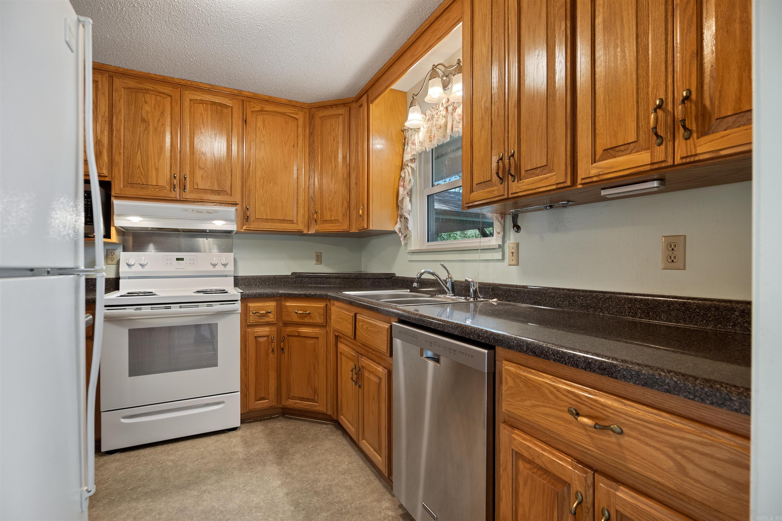 11 Awi  Cherokee Village, AR