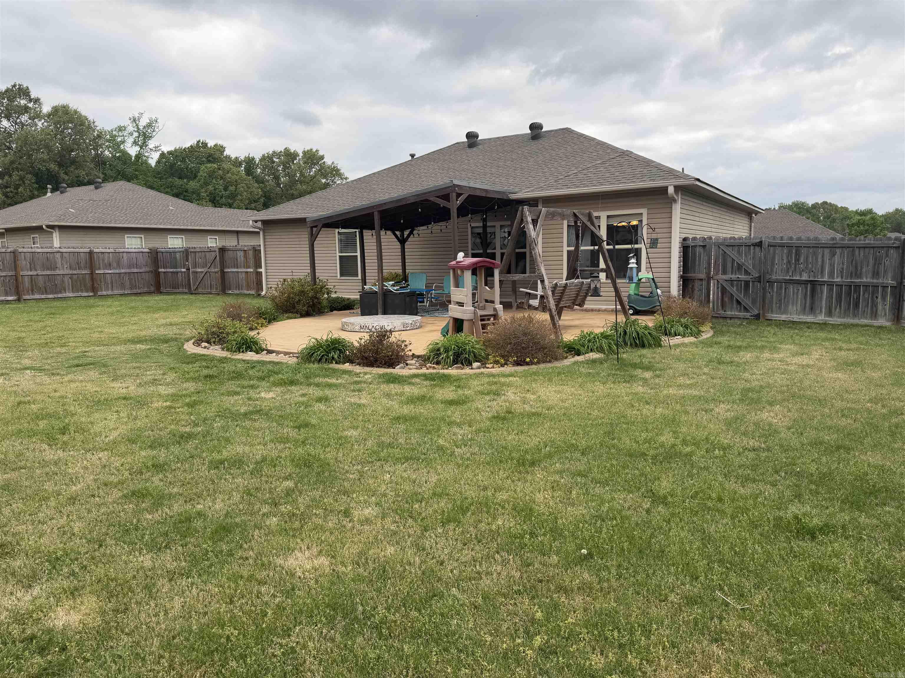 23 Sioux Dr  Austin, AR