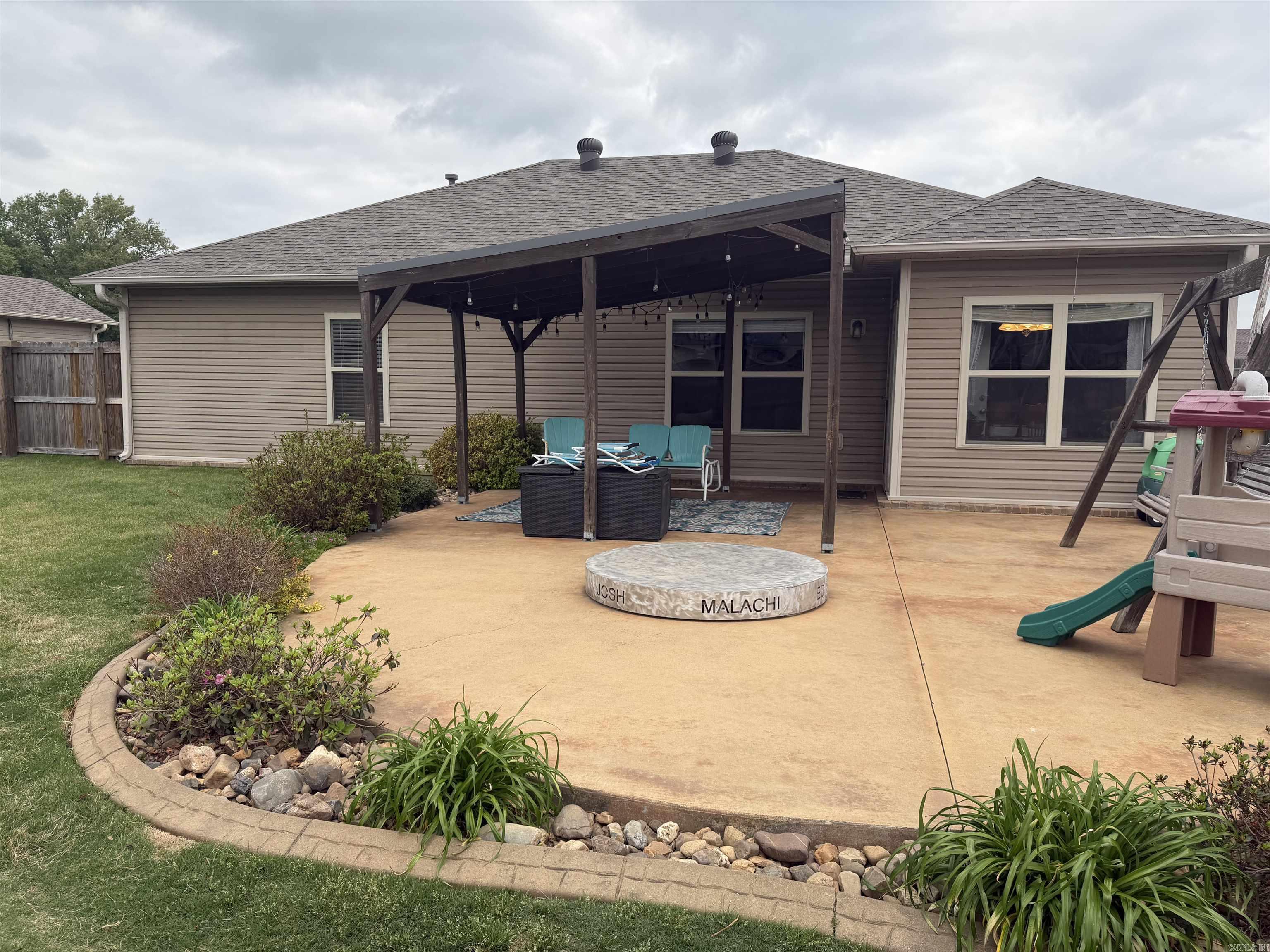 23 Sioux Dr  Austin, AR