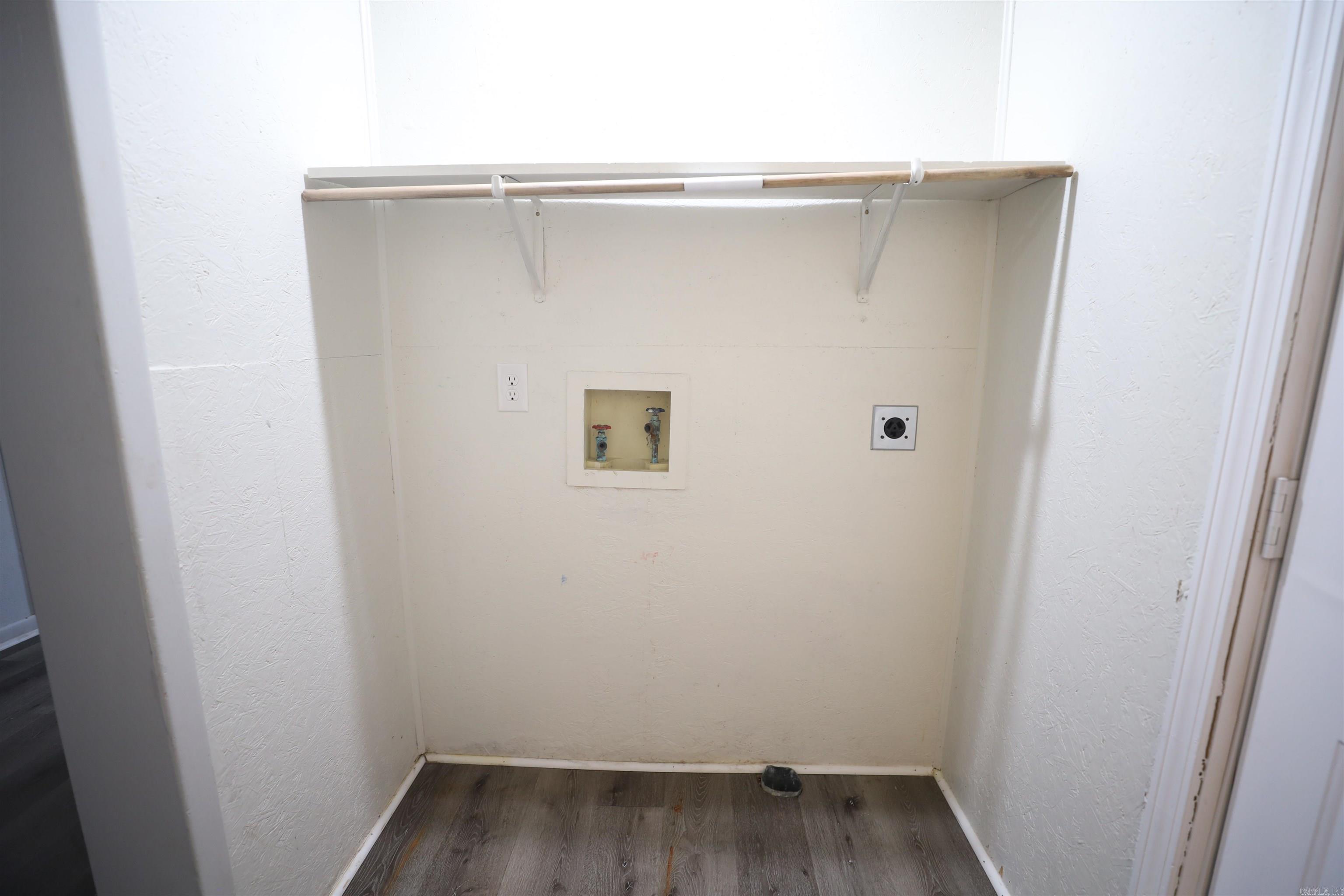 717/721 Ellis  Trumann, AR