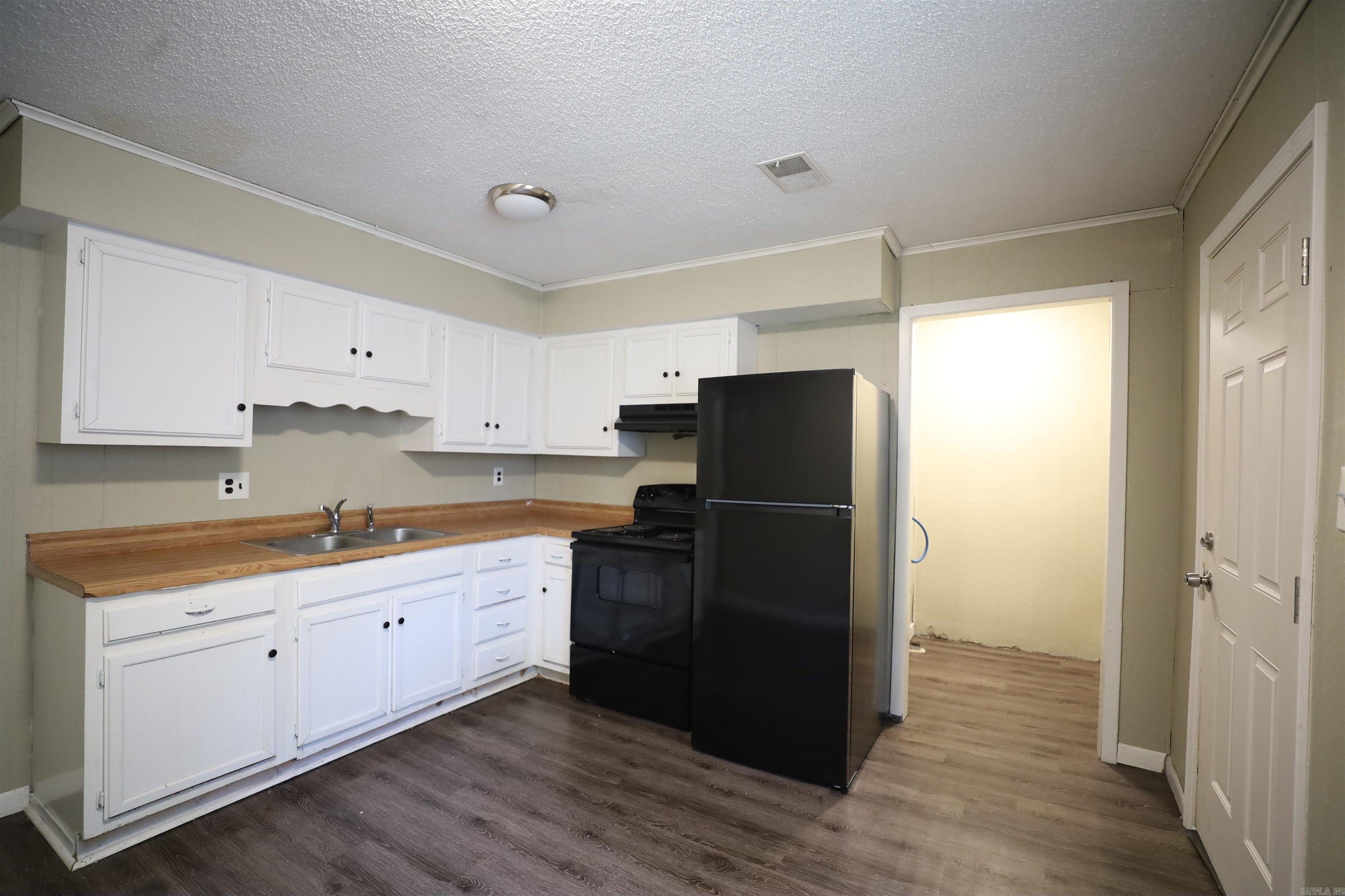 717/721 Ellis  Trumann, AR