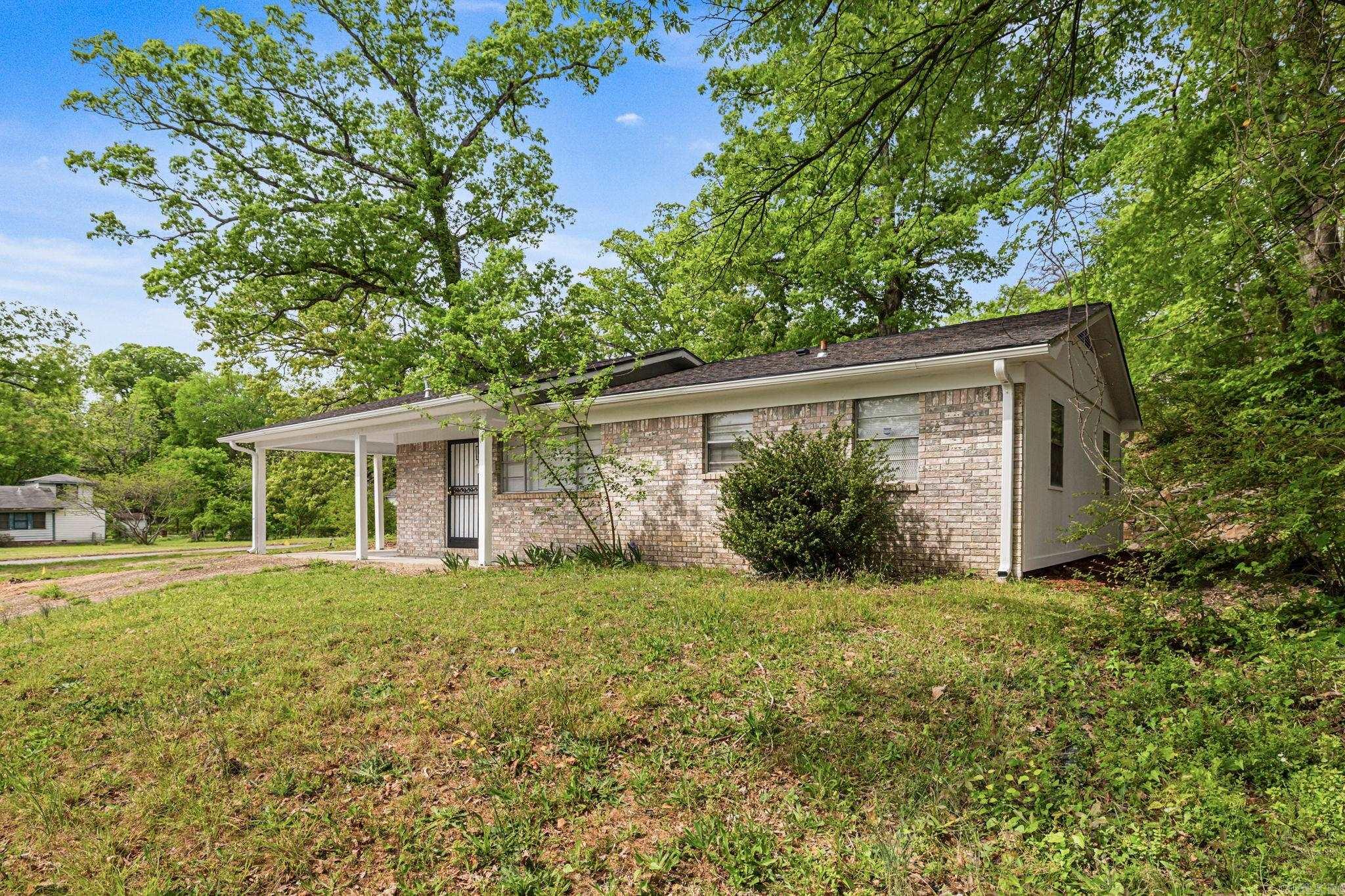 2716 Dr. Martin Luther King  Little Rock, AR