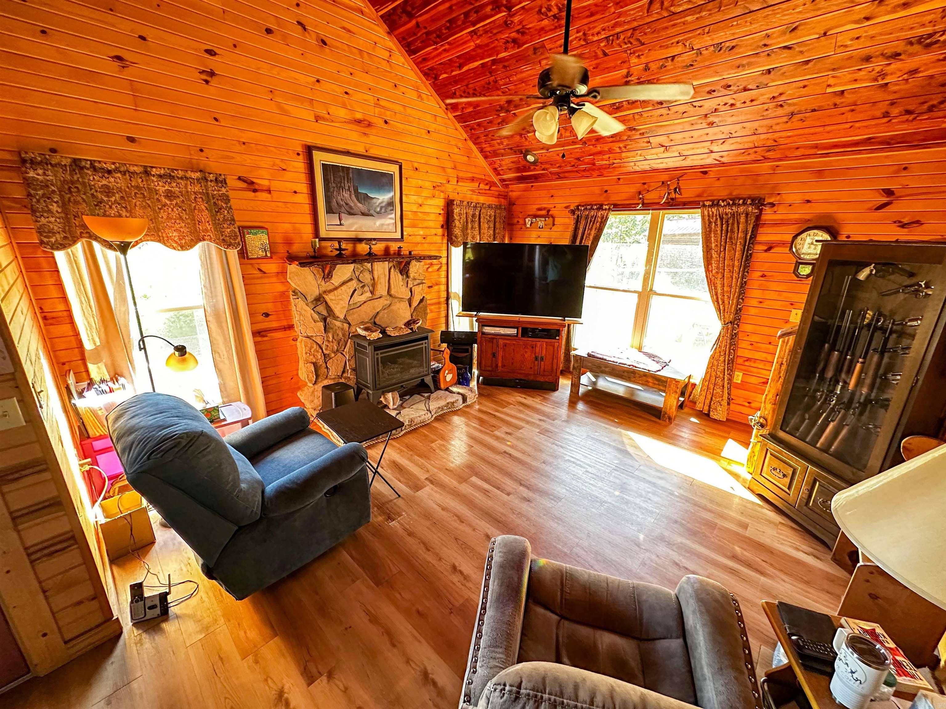 185 Sugar Hill  Mountain View, AR