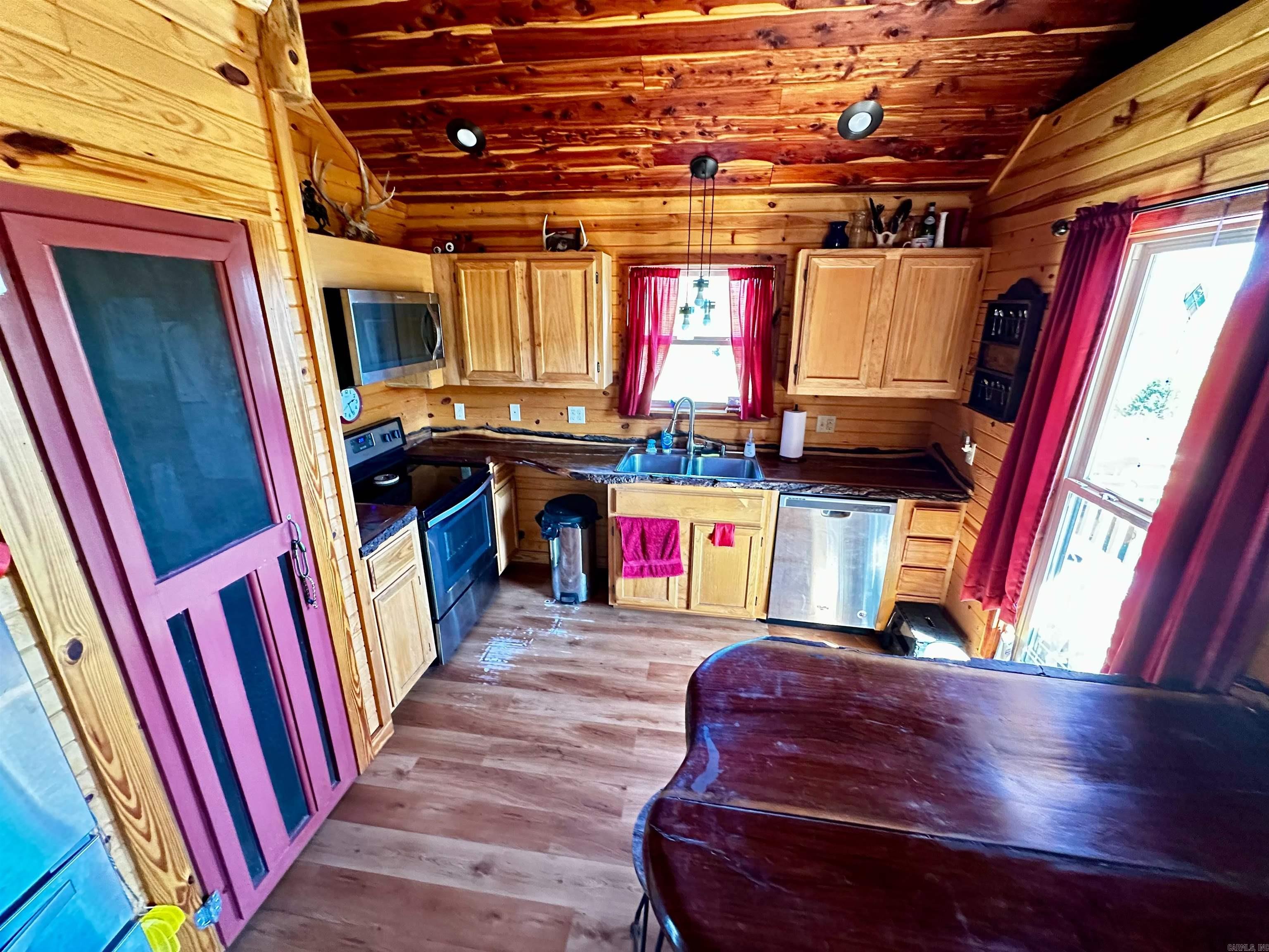 185 Sugar Hill  Mountain View, AR