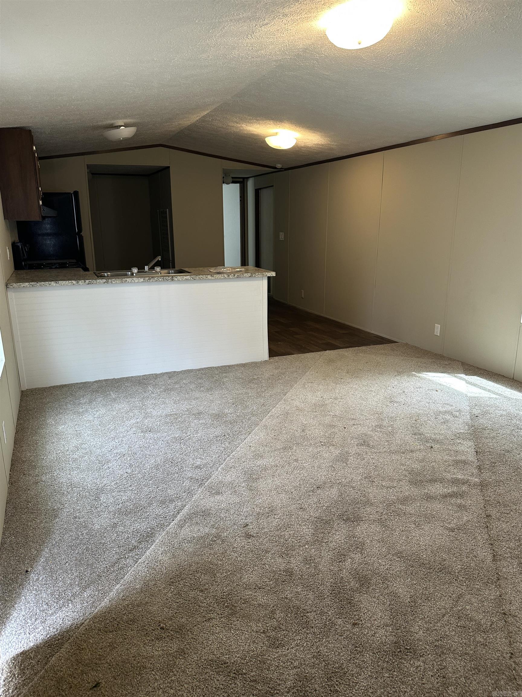 210 E Vine  Russell, AR