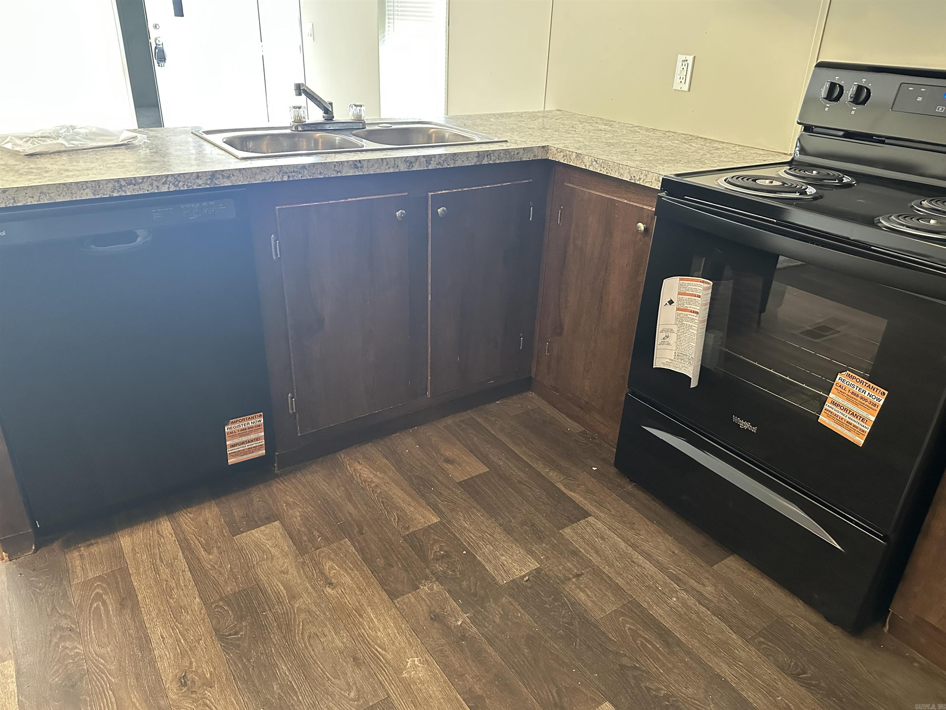 210 E Vine  Russell, AR