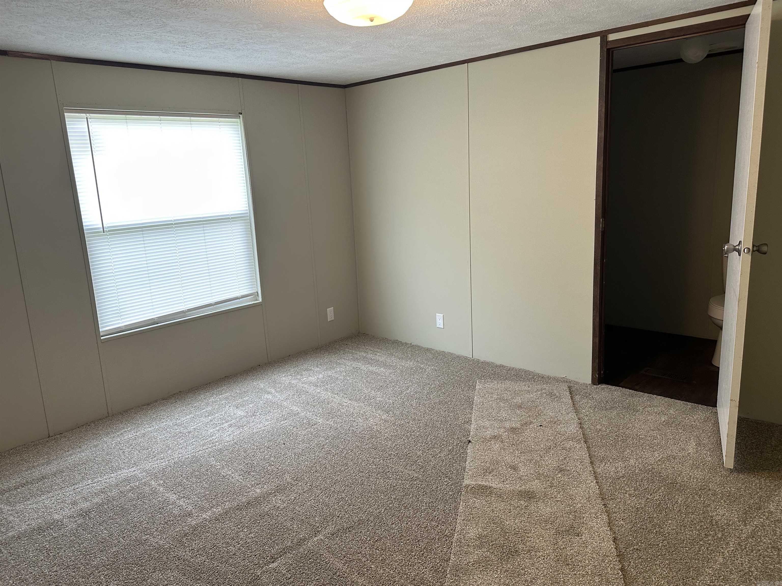 210 E Vine  Russell, AR