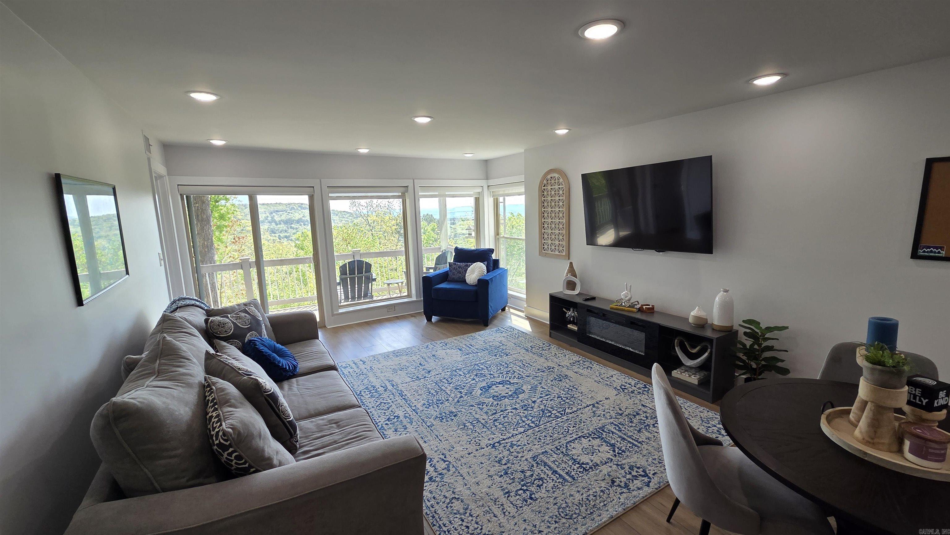 125 Cliff Side  Fairfield Bay, AR